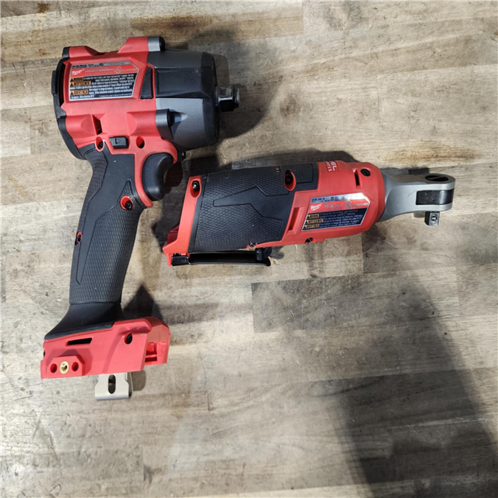 HOUSTON LOCATION - AS-IS Milwaukee 2 Tool Combo Kit W/ (2) Battery & Charger