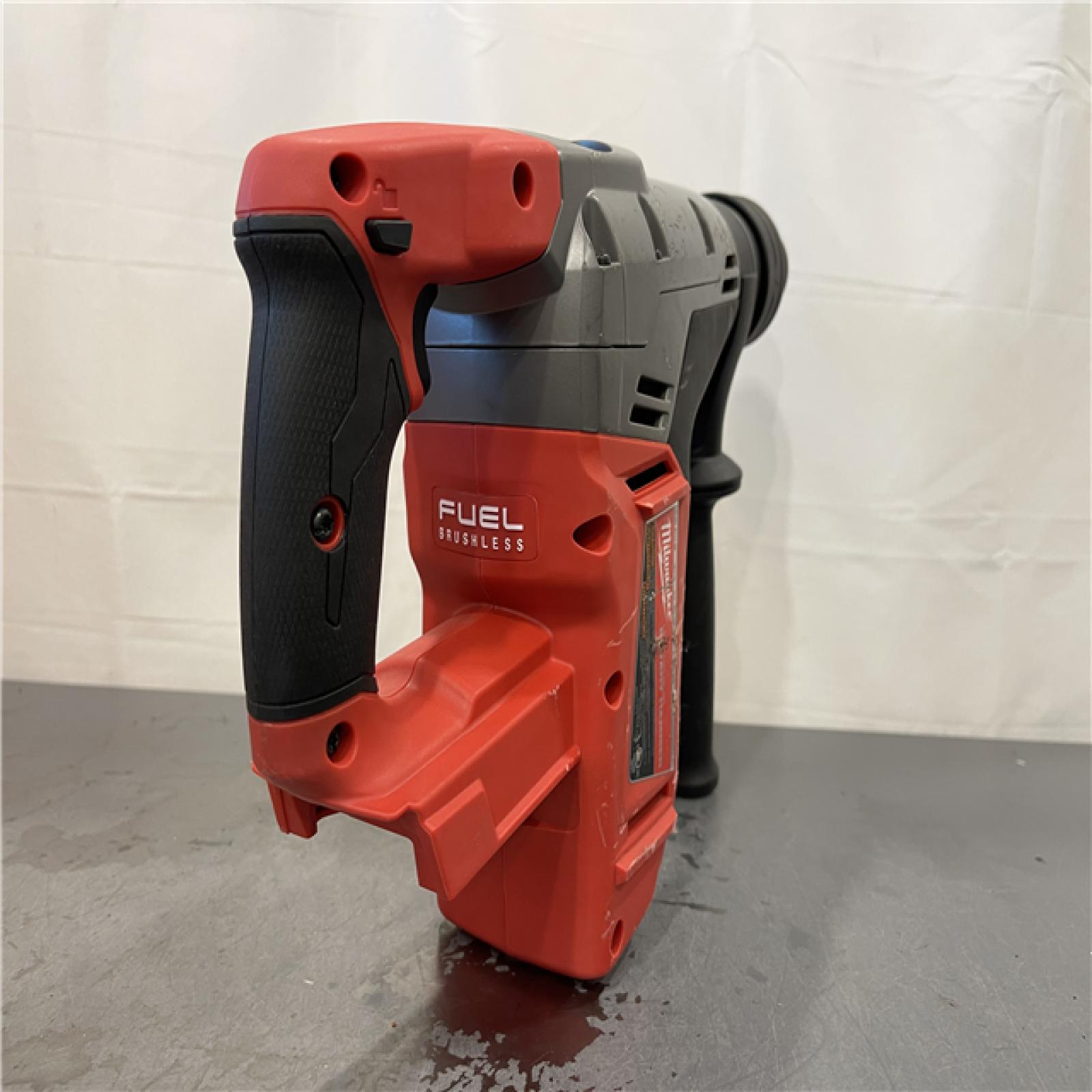 AS-IS - Milwaukee M18 FUEL 18V Lithium-Ion Brushless Cordless 1-9/16 in. SDS-Max Rotary Hammer