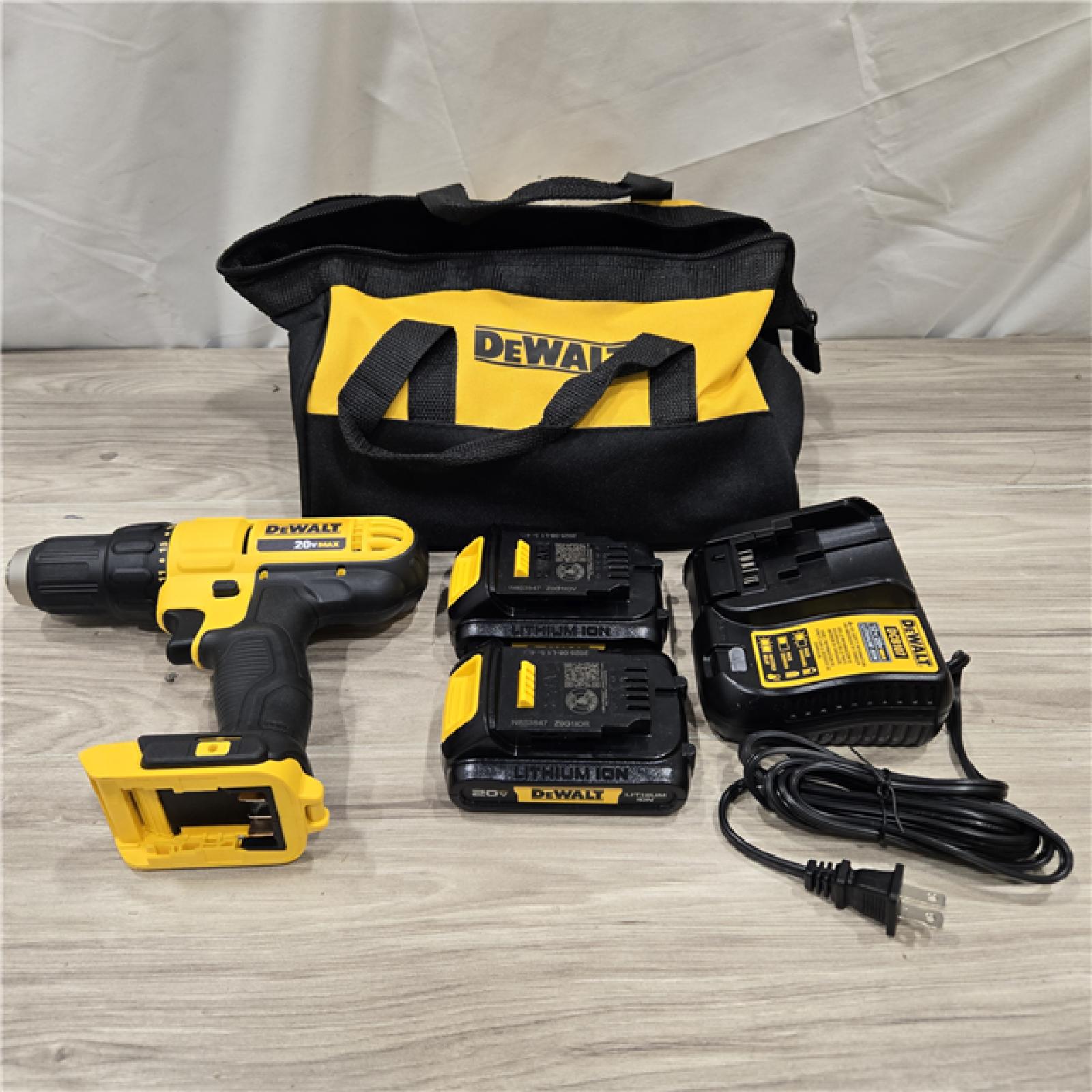 AS-IS DEWALT 20V MAX Cordless 1/2 in. Drill/Driver Kit