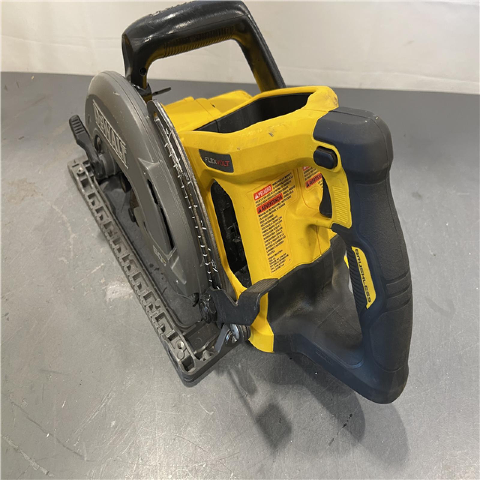 AS-IS - DEWALT FLEXVOLT 60V MAX Cordless Brushless 7-1/4 in. Wormdrive Style Circular Saw