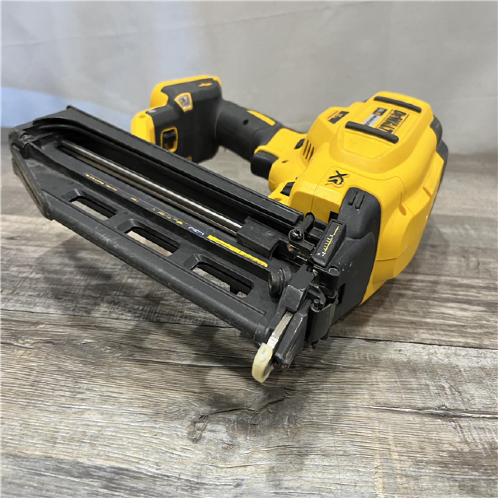 AS-IS DEWALT 20V MAX XR 16-Gauge Lithium-Ion Cordless Finish Nailer (Tool Only)