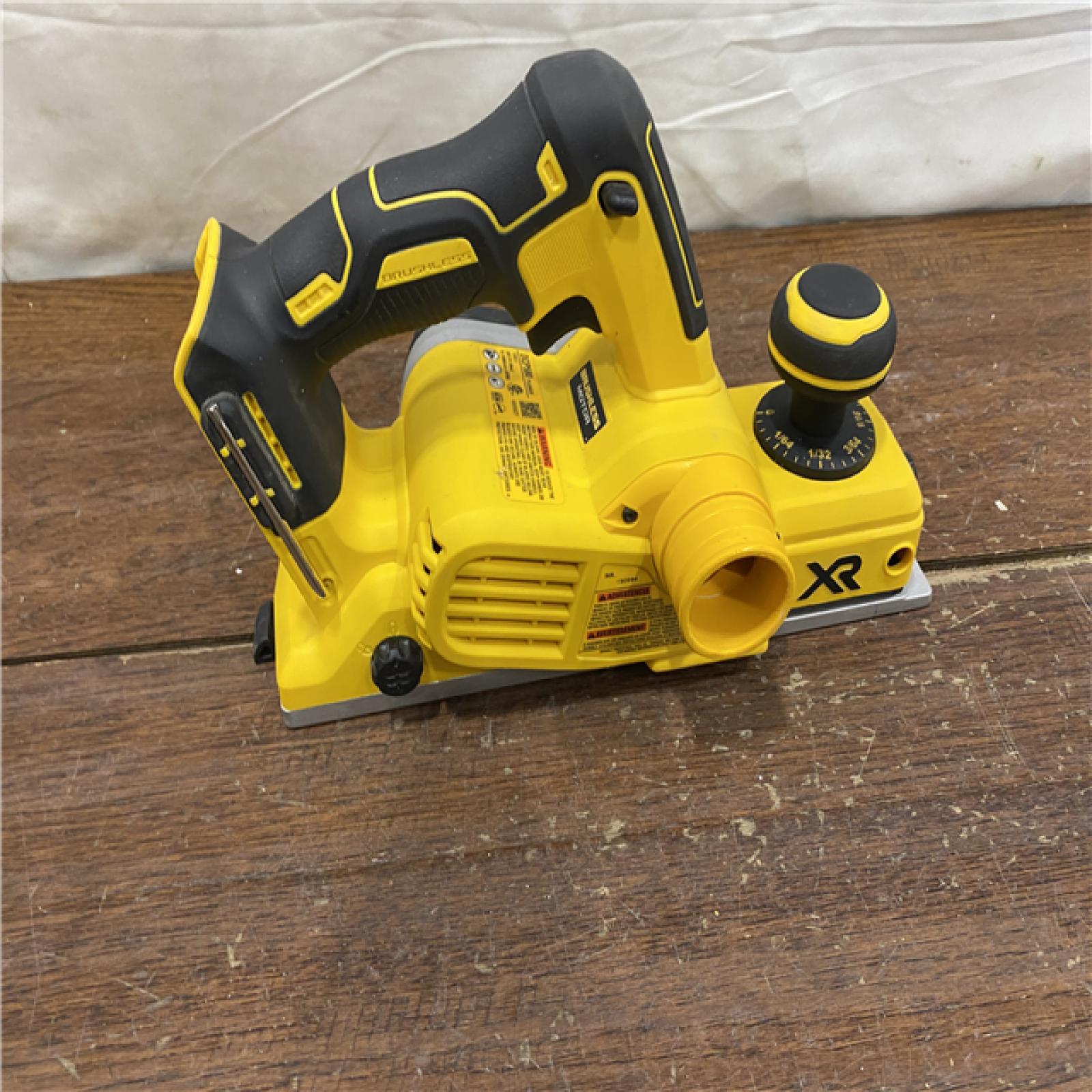 AS-IS DEWALT 20V MAX* XR Brushless Cordless Belt Sander