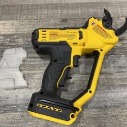 AS-IS DEWALT 20V MAX Cordless Battery Powered Pruner Kit