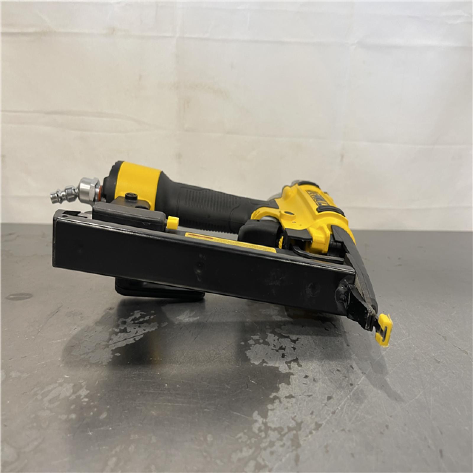 AS-IS- DeWalt Pneumatic 18-Gauge 1/4 in. Crown Corded Stapler