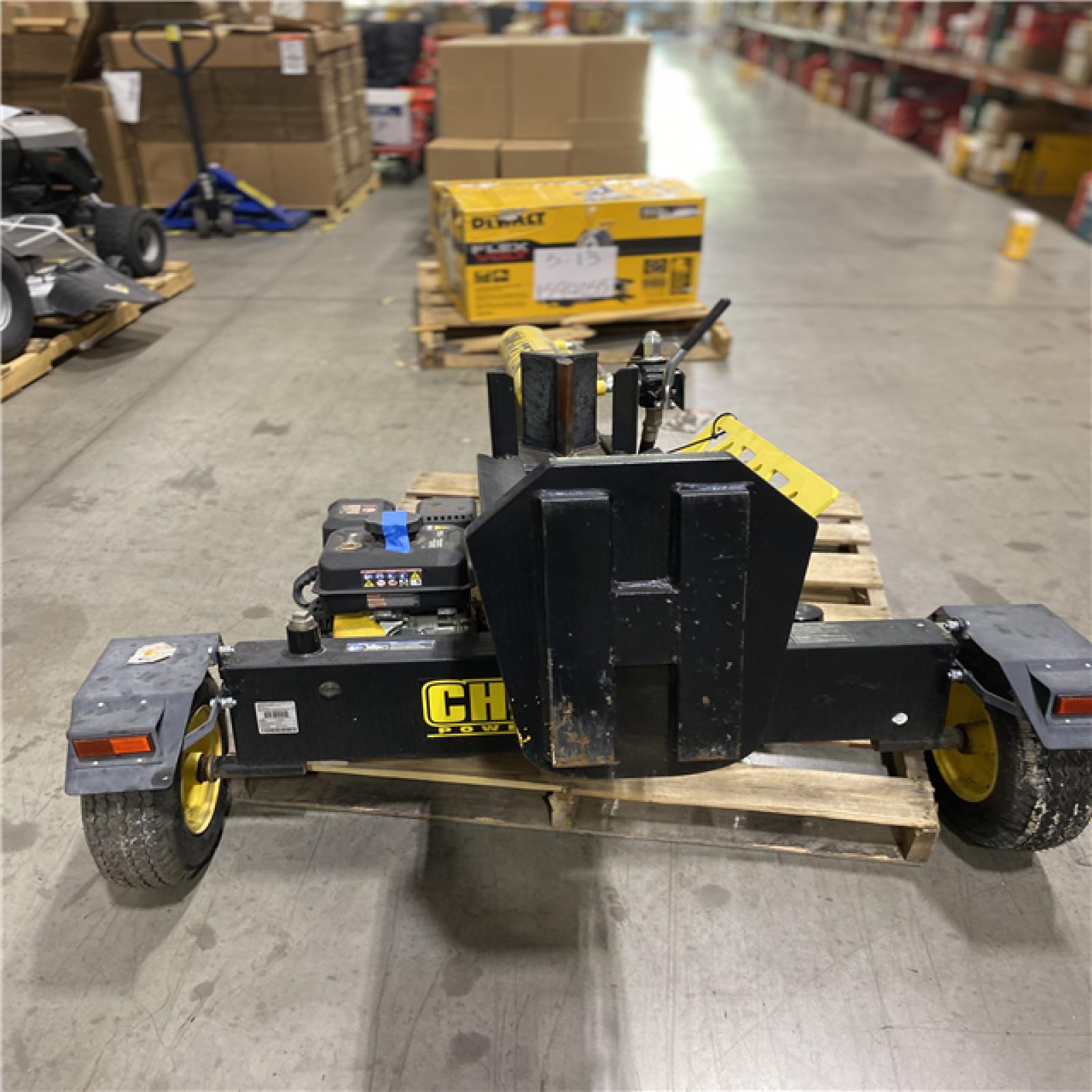 Dallas Location - As-Is Champion Power Equipment 27 Ton 224 cc Gas Wood Log Splitter