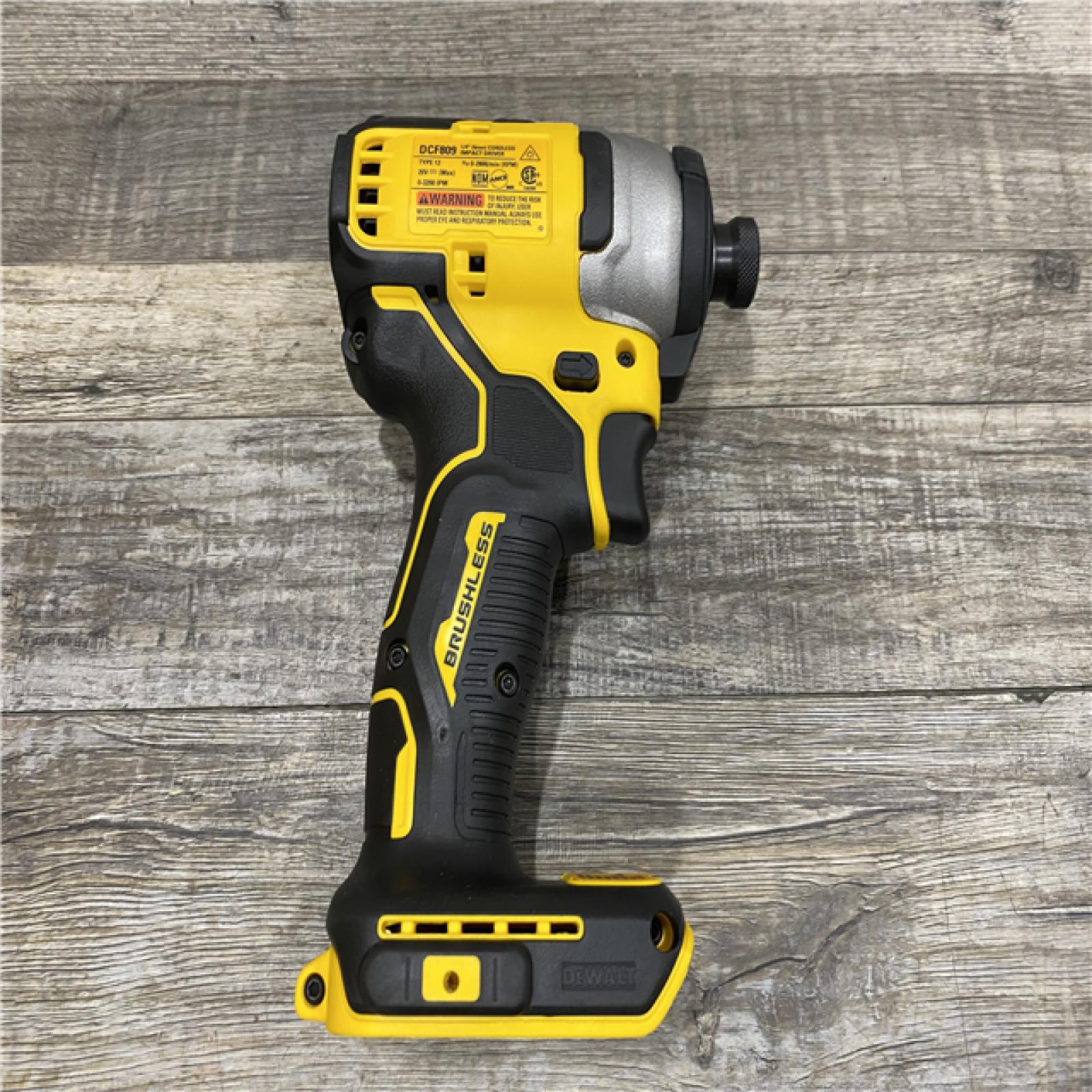 AS-IS DEWALT Atomic 20V Max Lithium-Ion Brushless Cordless Compact 1/4 in. Impact Driver Kit