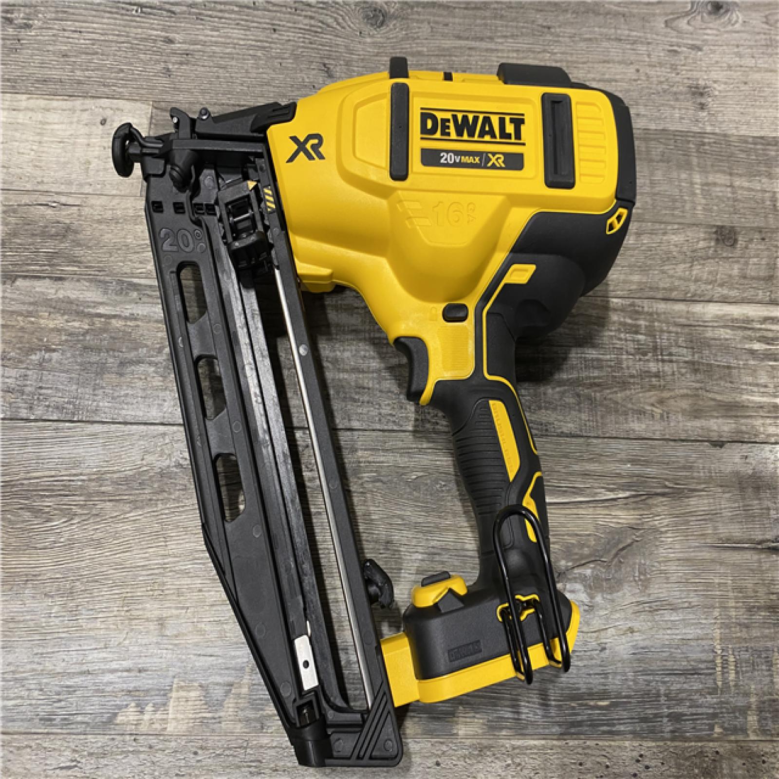 AS-IS DEWALT 20V MAX XR 16-Gauge Electric Cordless Angled Finishing Nailer Kit