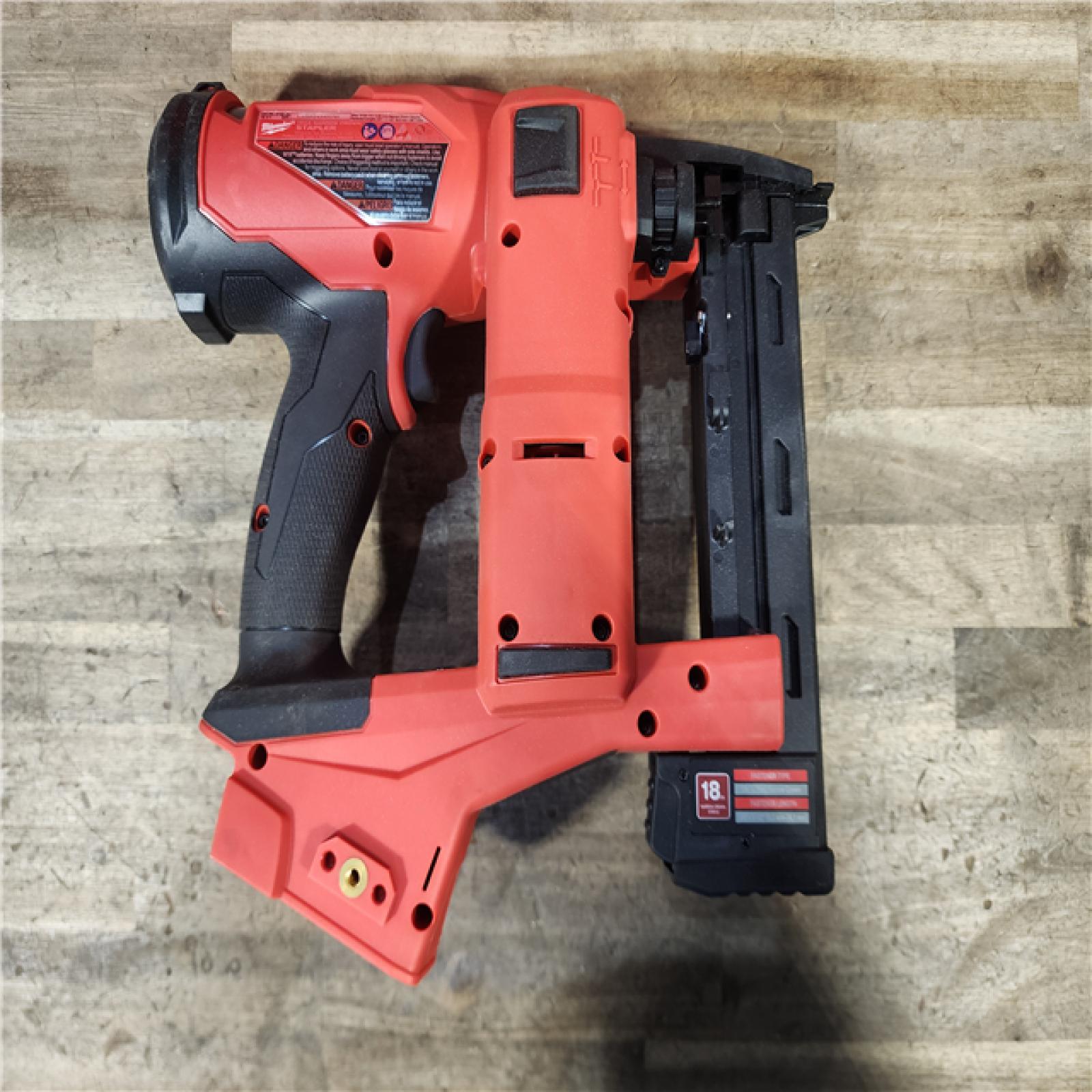 HOUSTON LOCATION - AS-IS MILWAUKEE FUEL 18V Cordless 18-Gauge 1/4 in. Narrow Crown Stapler (Tool-Only)