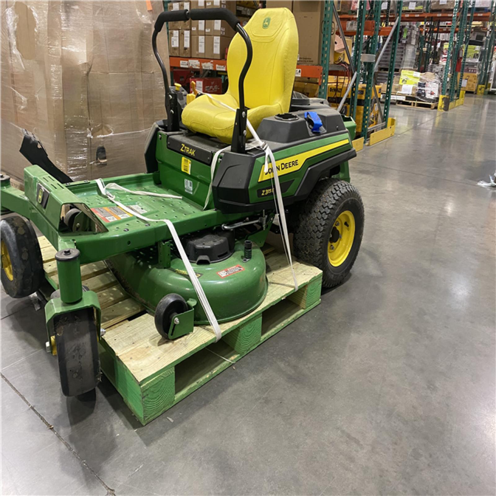 Dallas Location - As-Is John Deere Z315E 42 in. 20 HP Gas Dual Hydrostatic Zero Turn Riding Lawn Mower