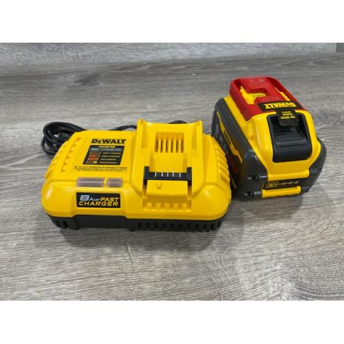 AS-IS DEWALT 20V/60V MAX FLEXVOLT Lithium-Ion 9.0Ah Battery and Charger Starter Kit