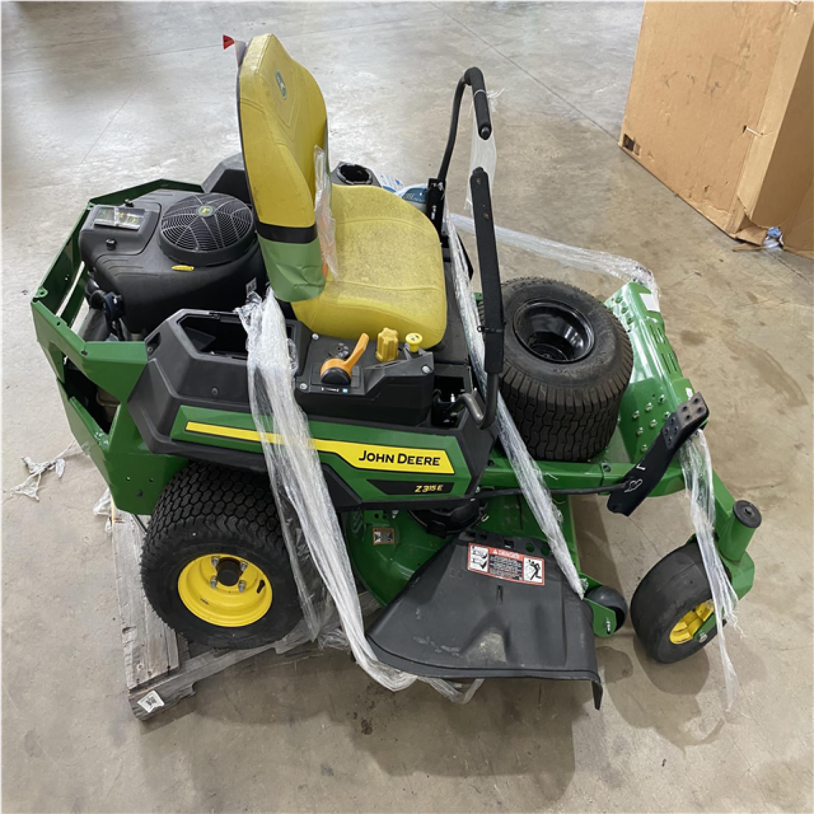 Houston Location - AS-IS Outdoor Power Equipment JOHN DEERE Z 315 E SIT DOWN MOWER