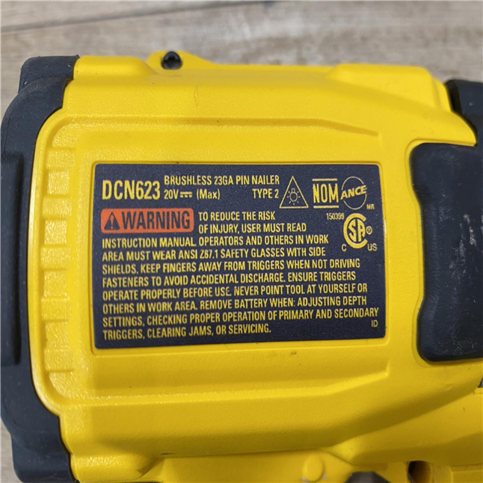 AS-IS DEWALT ATOMIC 20V MAX Lithium Ion Cordless 23 Gauge Pin Nailer Kit