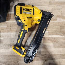 HOUSTON LOCATION - AS-IS DEWALT 20V MAX XR Lithium-Ion Cordless 2-1/2 in. 15-Gauge Finish Nailer Kit