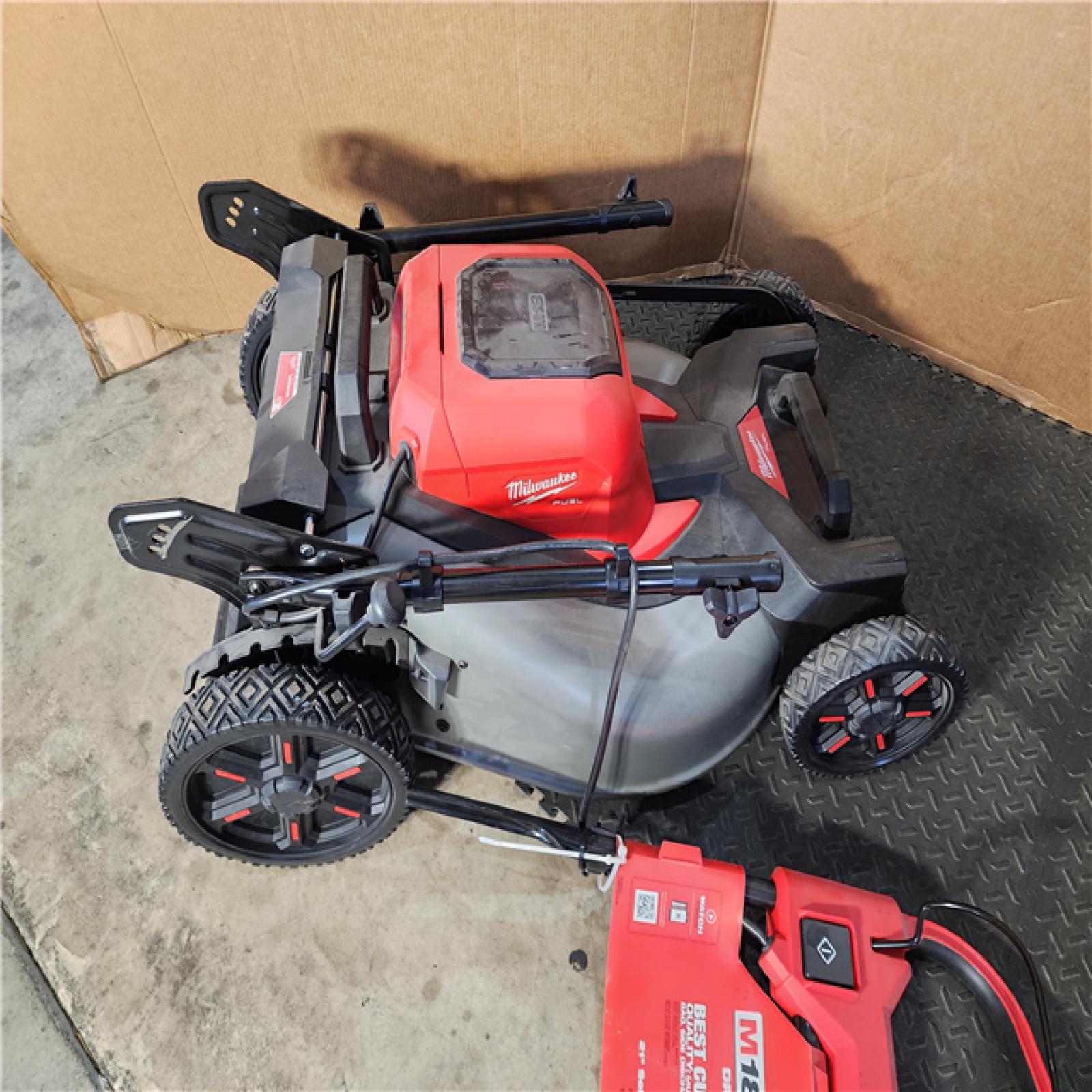 HOUSTON LOCATION - AS-IS Milwaukee M18 FUEL 2823-20 21 in. 18 V Battery Self-Propelled Lawn Mower (TOOL ONLY)