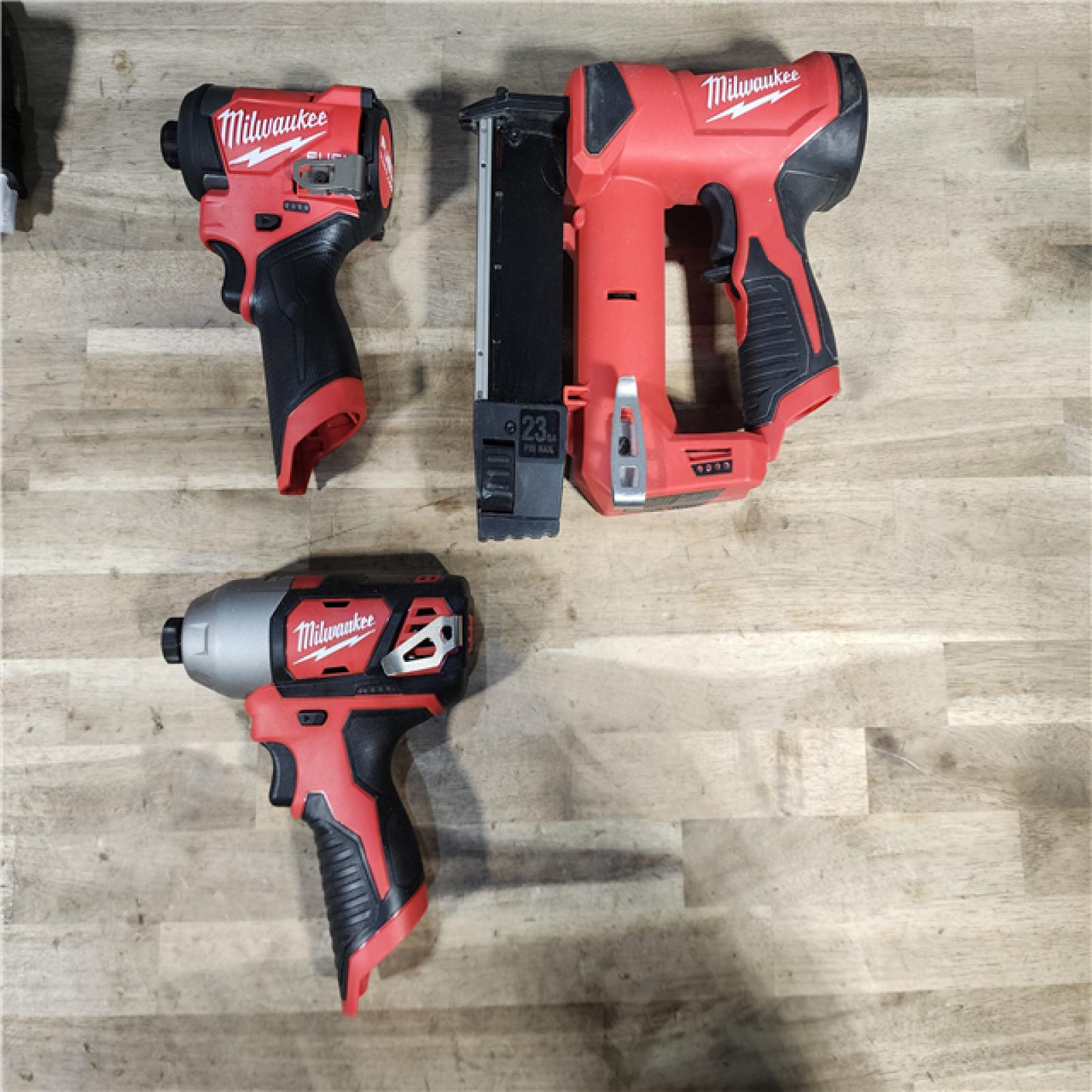 HOUSTON LOCATION - AS-IS Milwaukee 3 Tool Combo Kit W/ (2) Battery & Charger