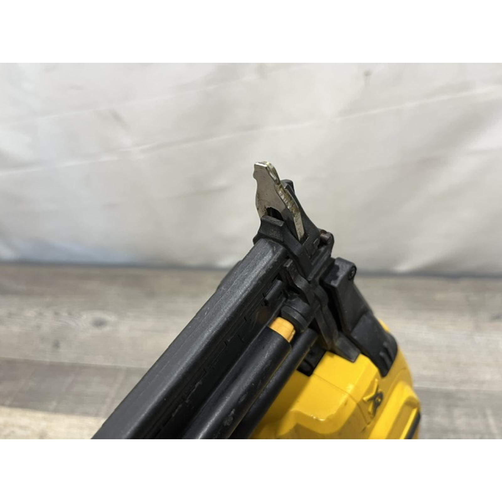 AS-IS DEWALT 20V MAX XR Lithium-Ion Electric Cordless 18-Gauge Brad Nailer (Tool Only)