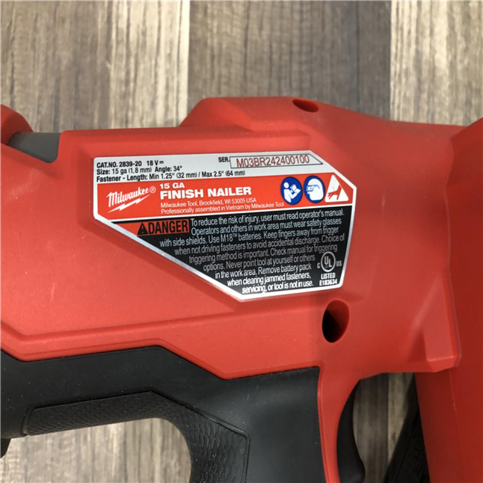 AS-IS Milwaukee FUEL 18-Volt Lithium-Ion Brushless Cordless Gen II 15-Gauge Angled Finish Nailer (Tool-Only)