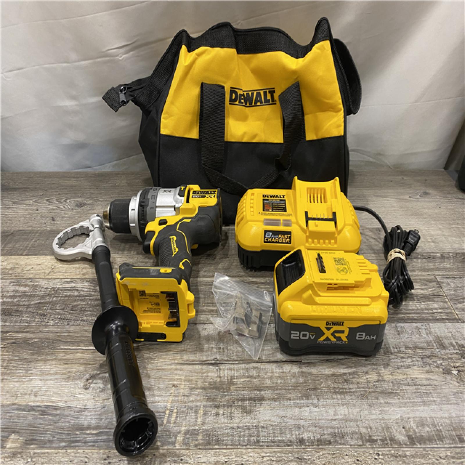 AS-IS DEWALT Atomic 20V Max Lithium-Ion Brushless Cordless Compact 1/4 in. Impact Driver Kit