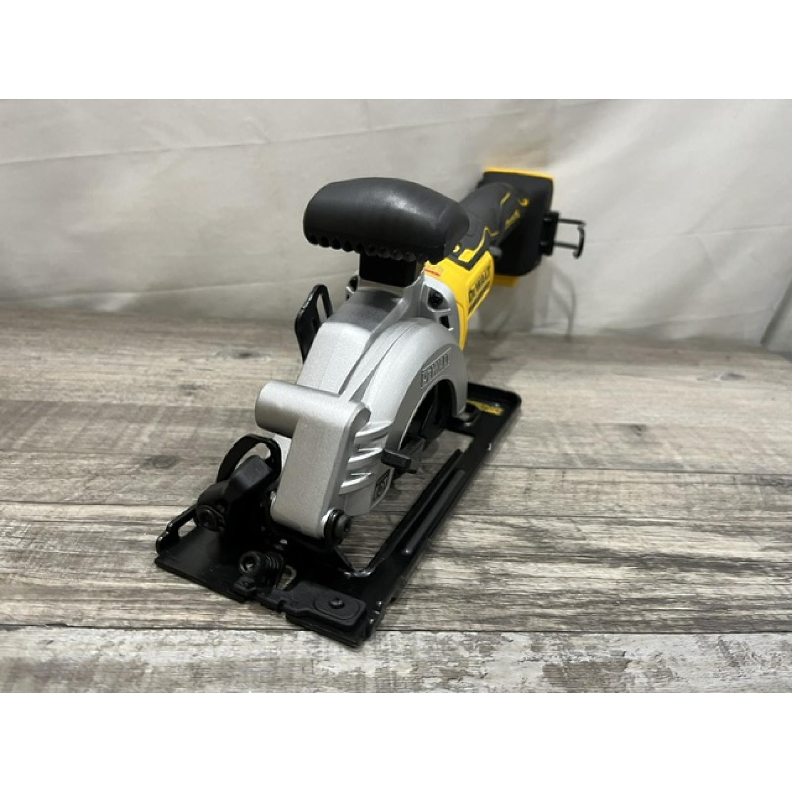 AS-IS DEWALT ATOMIC 20V MAX Cordless Brushless 4-1/2 in. Circular Saw (Tool Only)