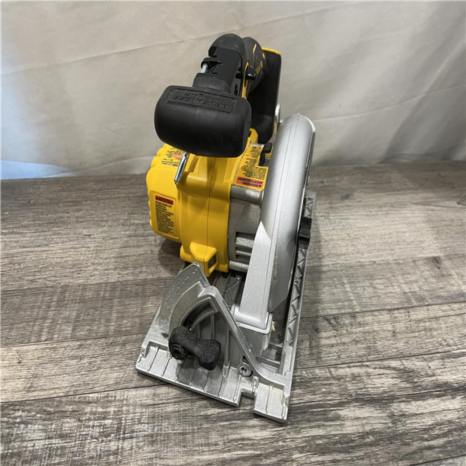 AS-IS DEWALT 20V MAX Cordless Brushless 6-1/2 in. Sidewinder Style Circular Saw (Tool Only)