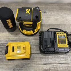 AS-IS DEWALT 20V MAX XR Cordless Brushless 5 in. Random Orbital Sander Kit