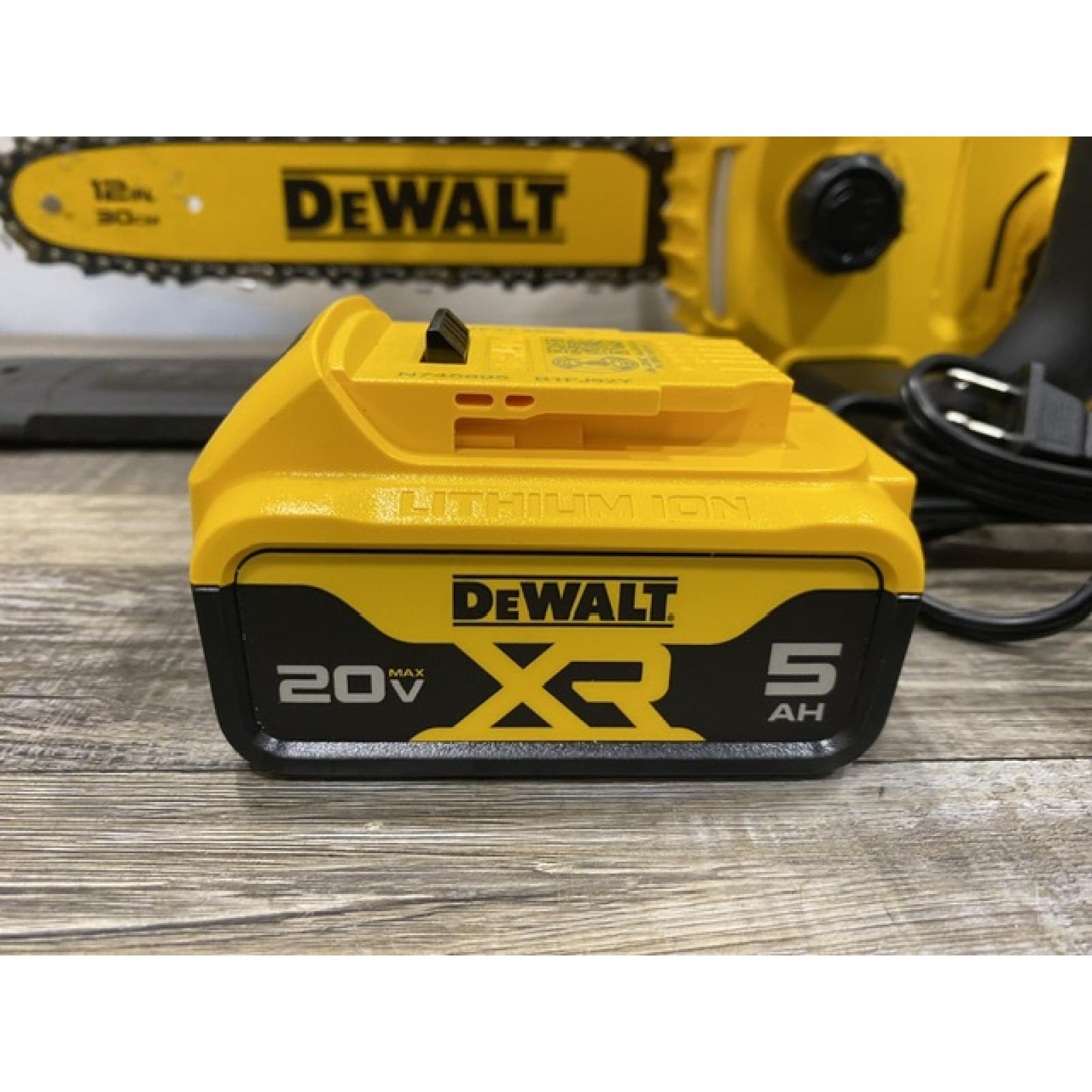 AS-IS DEWALT 20V MAX Compact 12 Brushless Cordless Chainsaw Kit