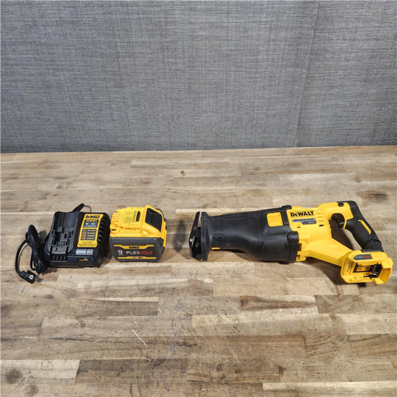 HOUSTON LOCATION - AS-IS FLEXVOLT 60V MAX Cordless Brushless Reciprocating Saw Kit with (1) FLEXVOLT 9.0Ah Battery