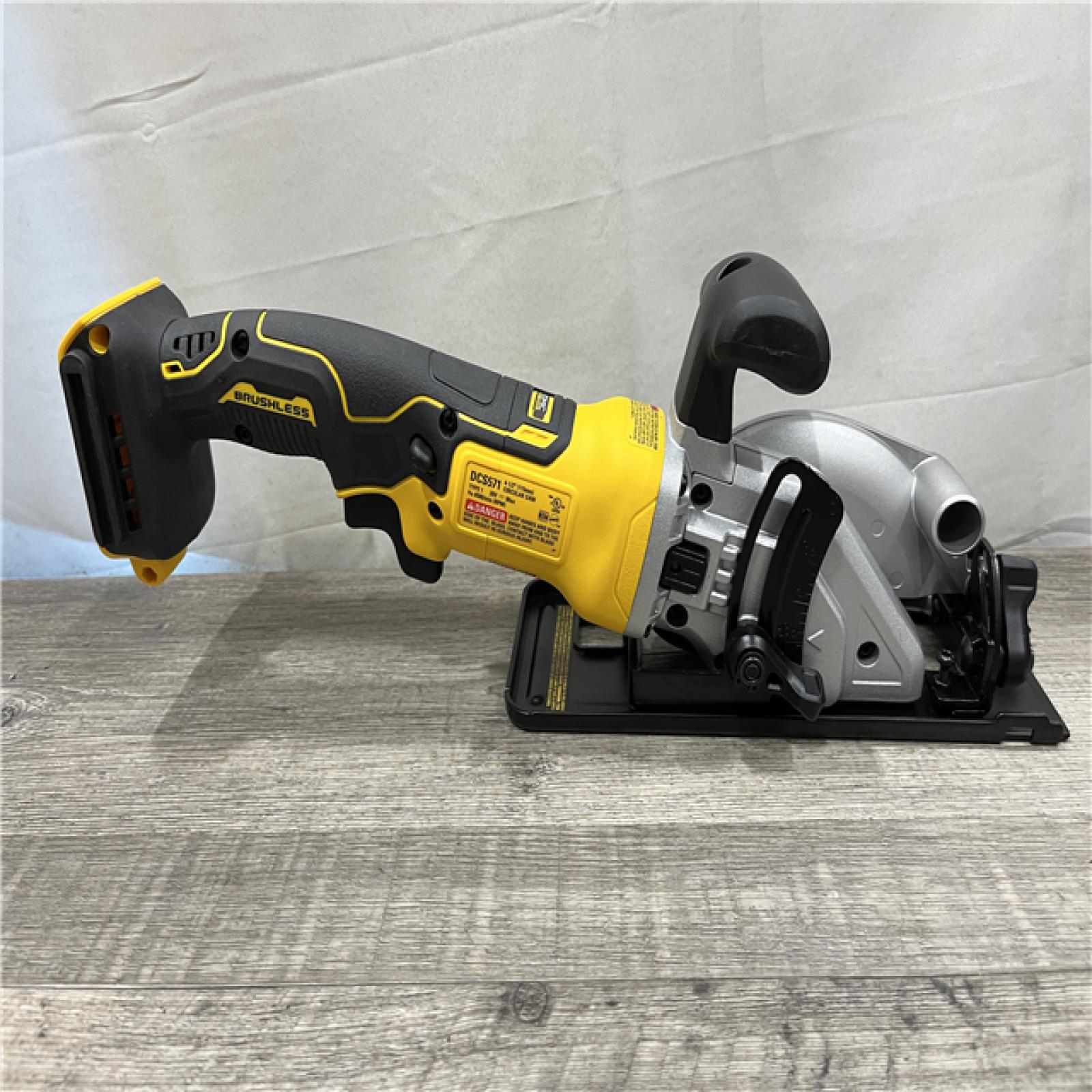 AS-IS DEWALT ATOMIC 20V MAX Cordless Brushless 4-1/2 in. Circular Saw (Tool Only)