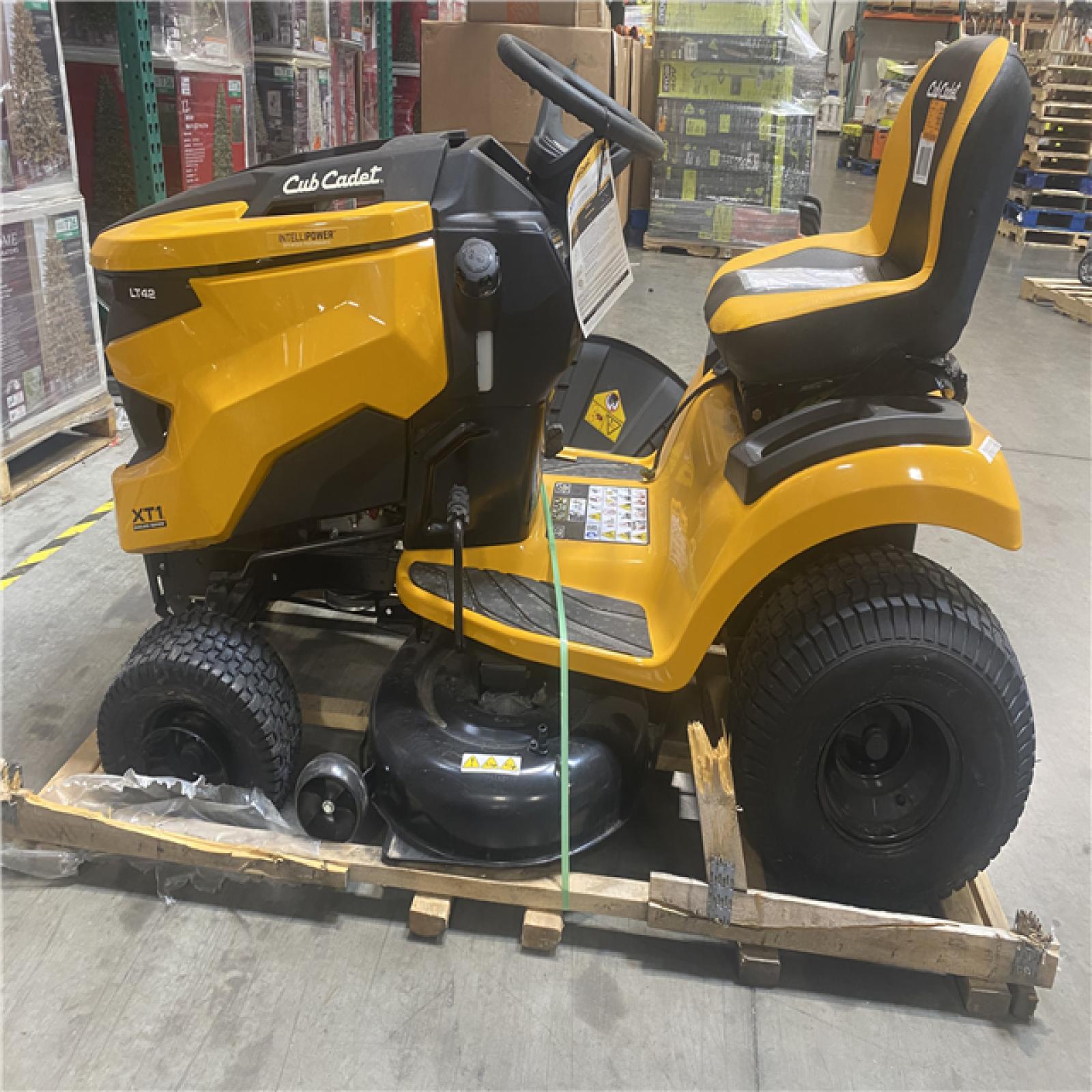 Dallas Location - As-Is Cub Cadet XT1 Enduro LT 42 in.Gas Riding Lawn Tractor