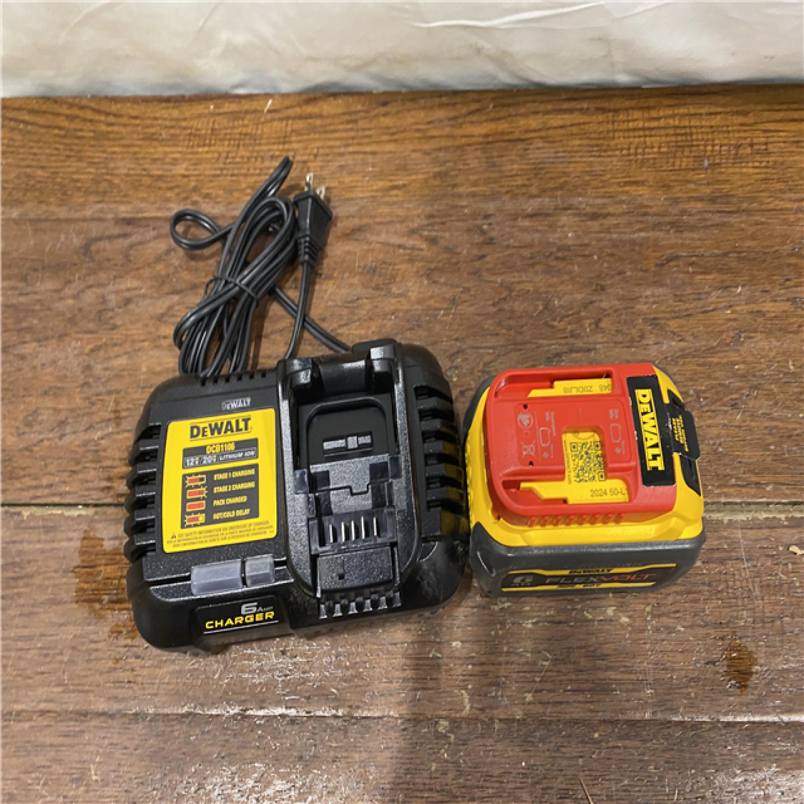 AS-IS DEWALT FLEXVOLT 20V/60V MAX Lithium-Ion 6.0Ah Battery Pack with 6 Amp Output Charger