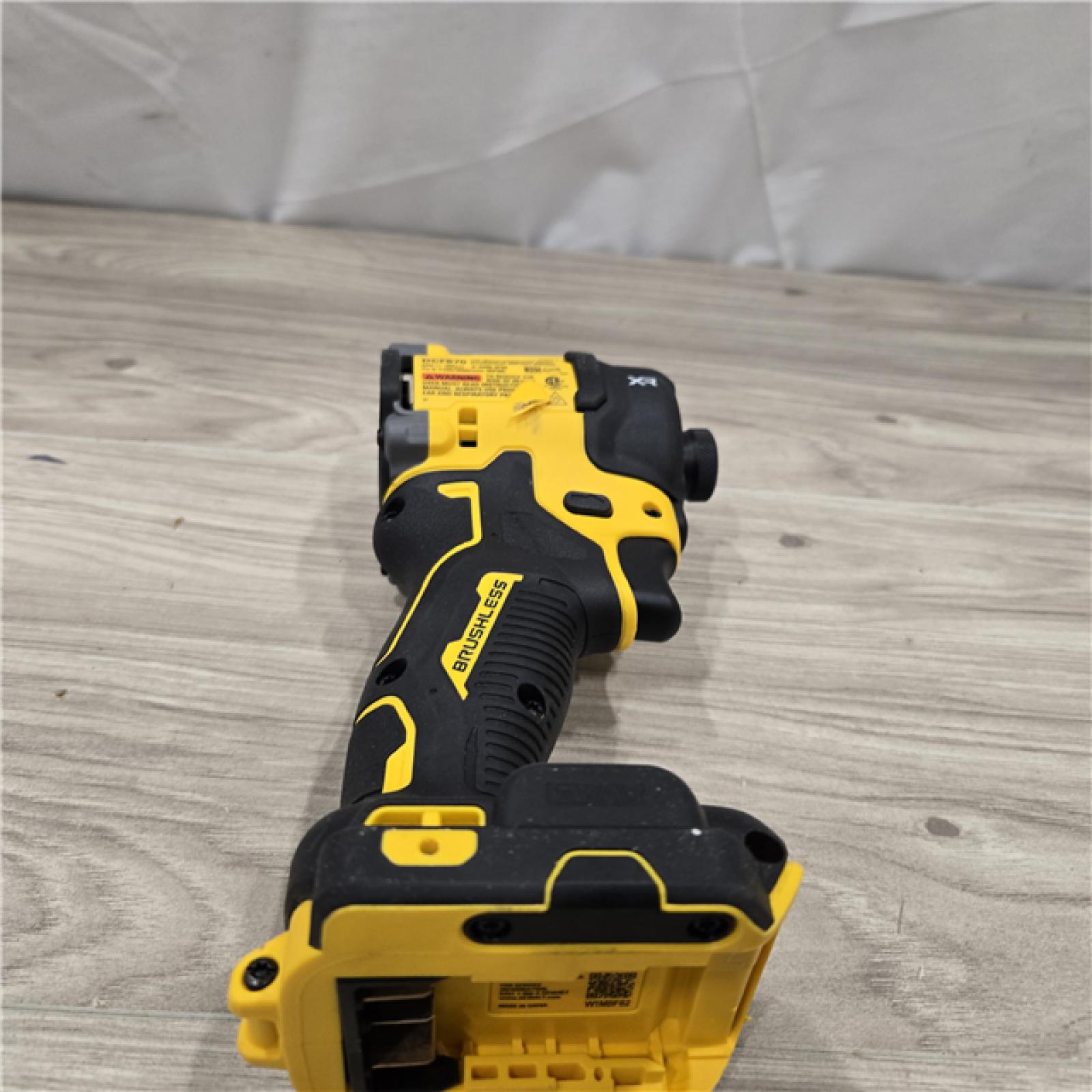 AS-IS DEWALT 20V MAX* XR Cordless 1/4 Quiet Hydraulic Impact Driver (Tool-Only)