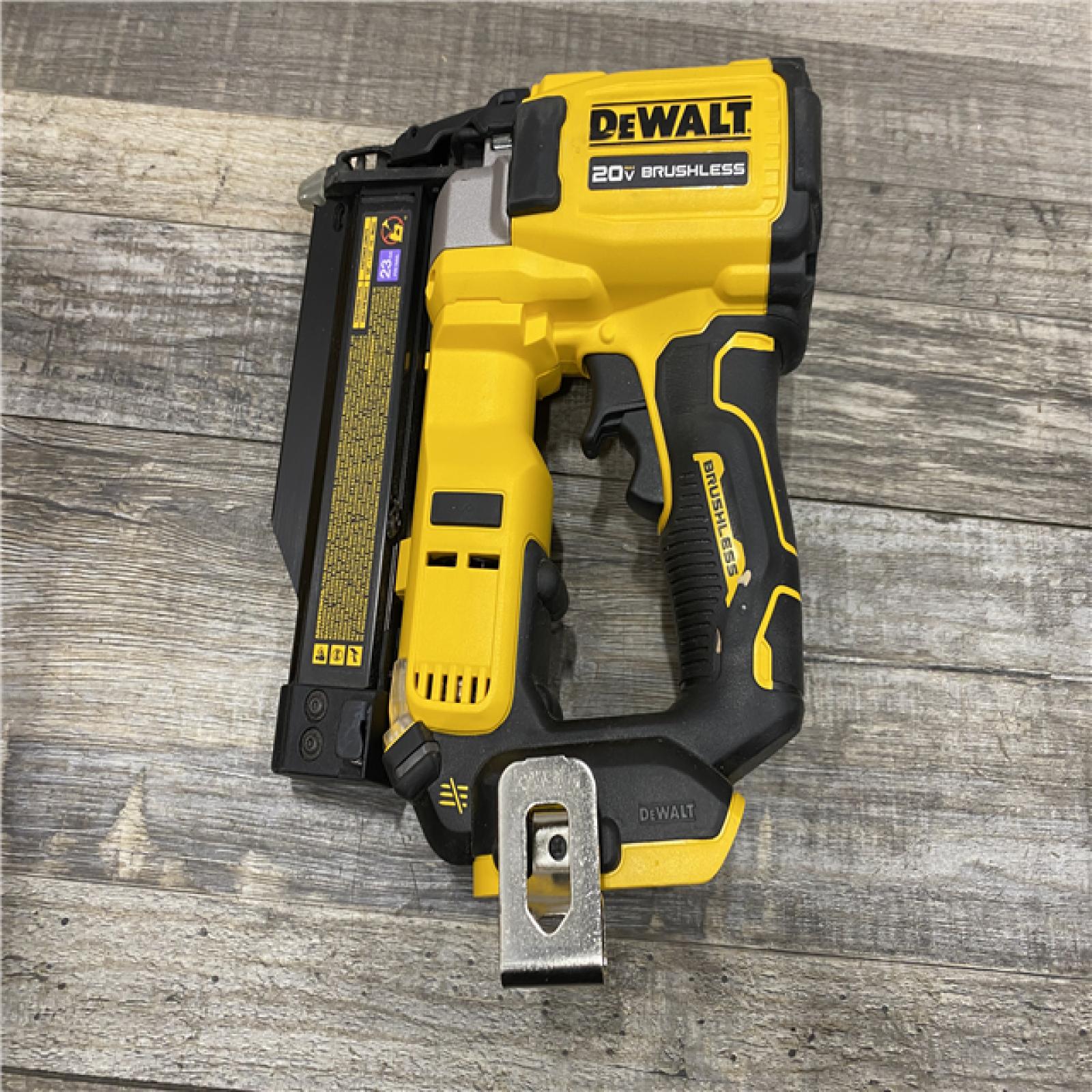 AS-IS DEWALT ATOMIC 20V MAX Lithium Ion Cordless 23 Gauge Pin Nailer Kit