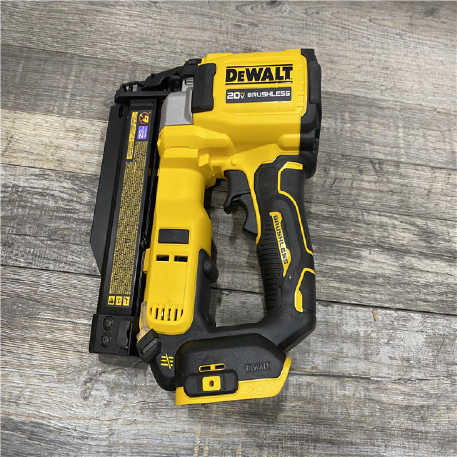 AS-IS DEWALT ATOMIC 20V MAX Lithium Ion Cordless 23 Gauge Pin Nailer Kit