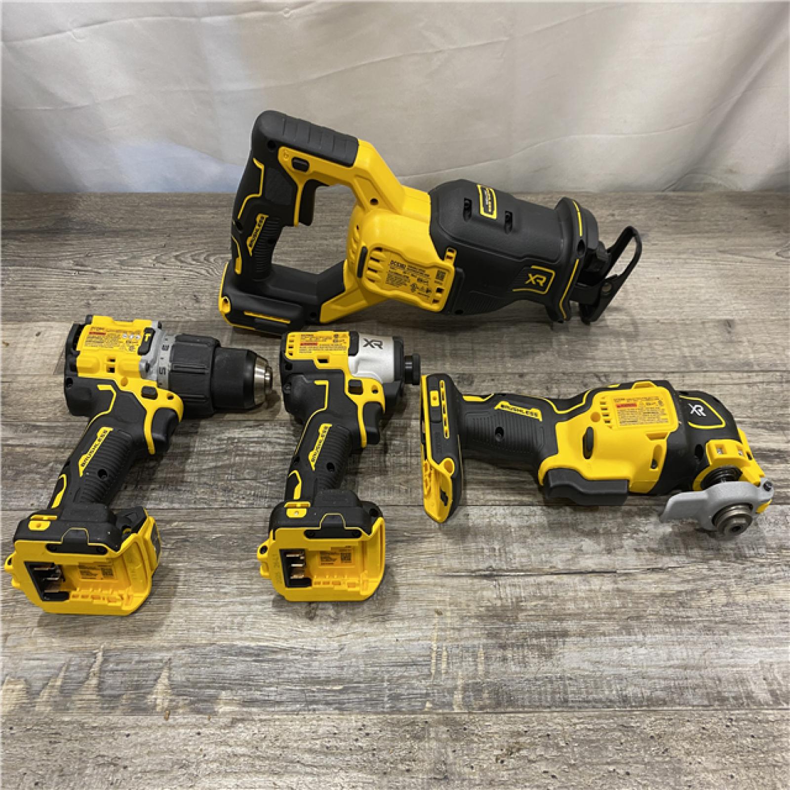 AS-IS DEWALT 20-Volt Maximum Lithium-Ion Cordless 4-Tool Combo Kit