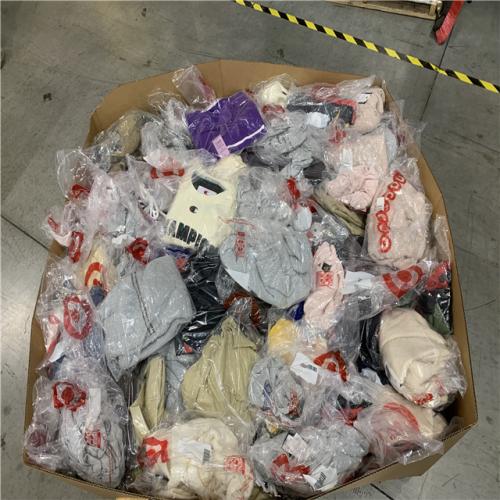 DALLAS LOCATION -NEW! BULLSEYE MIXED CLOTHING PALLET - (300 UNITS)
