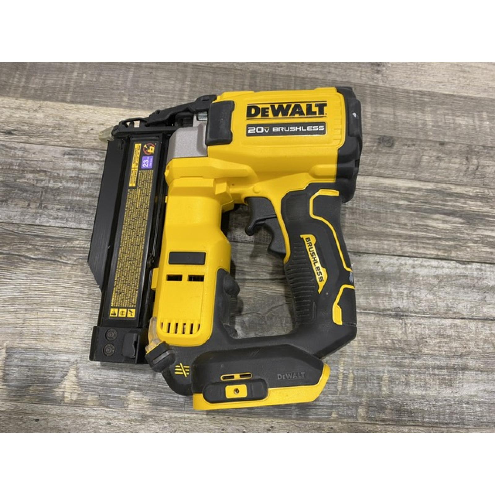 AS-IS DEWALT ATOMIC 20V MAX Lithium Ion Cordless 23 Gauge Pin Nailer Kit