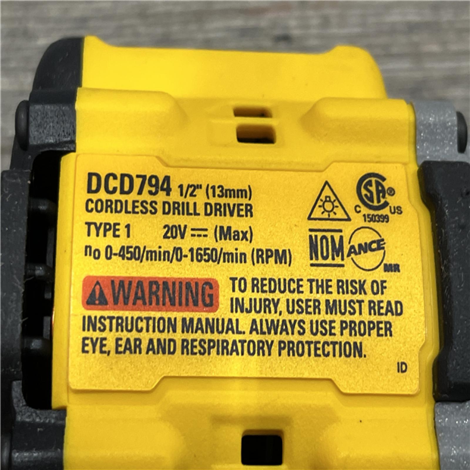 AS-IS DEWALT ATOMIC 20-Volt MAX Lithium-Ion Cordless Combo Kit