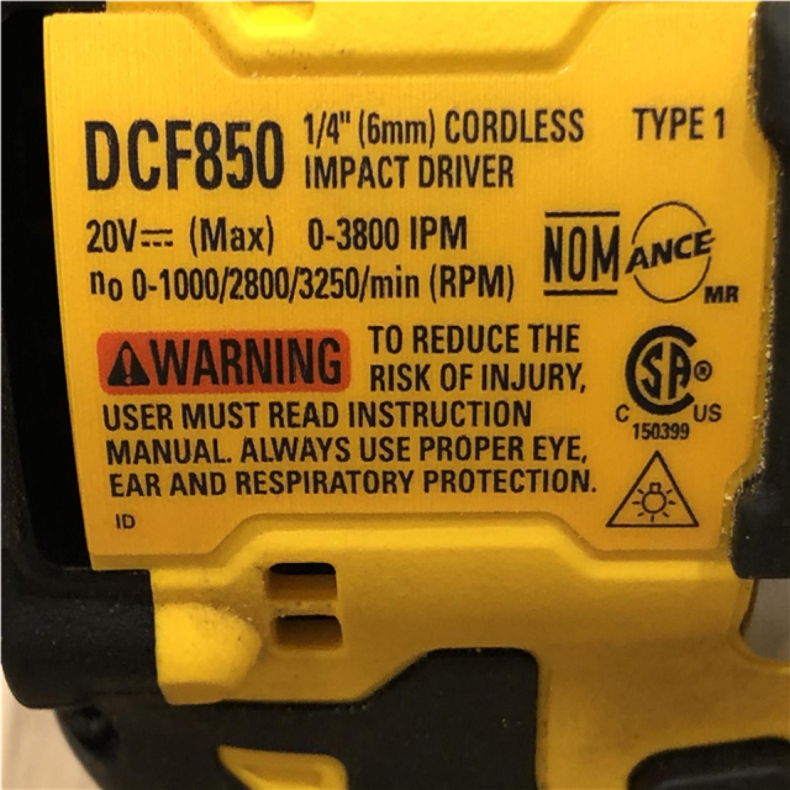 AS-IS DEWALT ATOMIC 20V MAX Lithium-Ion Cordless 1/4 in. Brushless Impact Driver Kit