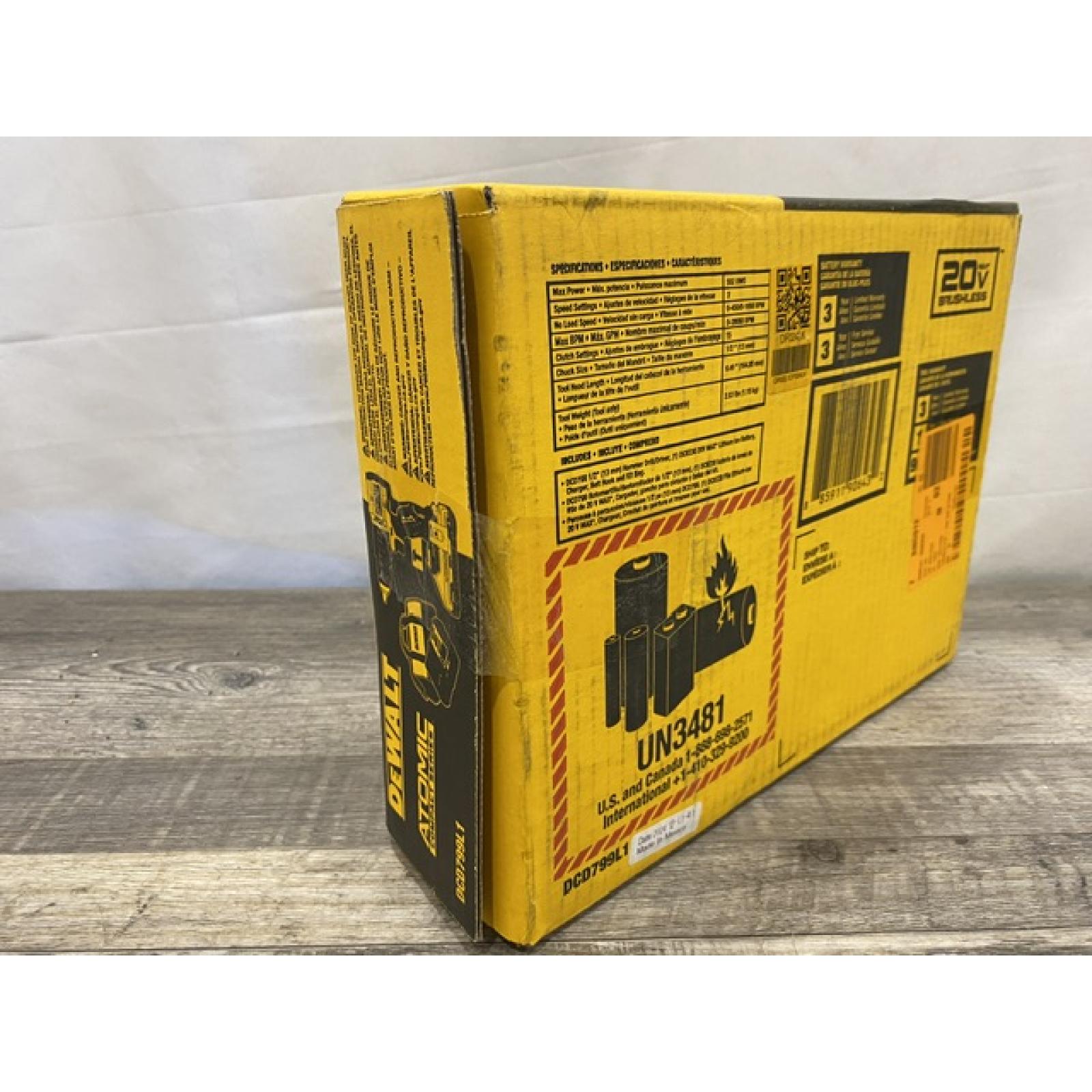 NEW - DEWALT ATOMIC 20-Volt Lithium-Ion Cordless 1/2 in. Compact Hammer Drill Kit