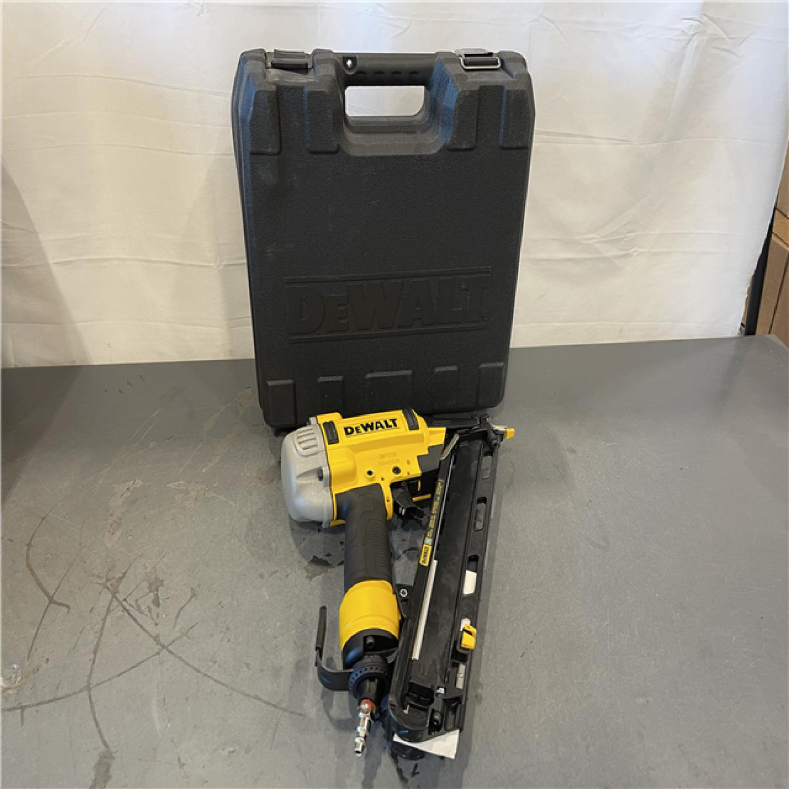 AS-IS - Dewalt Pneumatic 15-Gauge DA Nailer