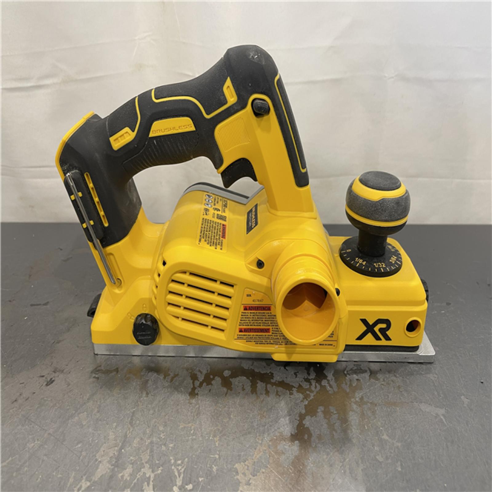 AS-IS - DEWALT 20V MAX XR Cordless Brushless 3-1/4 in. Planer