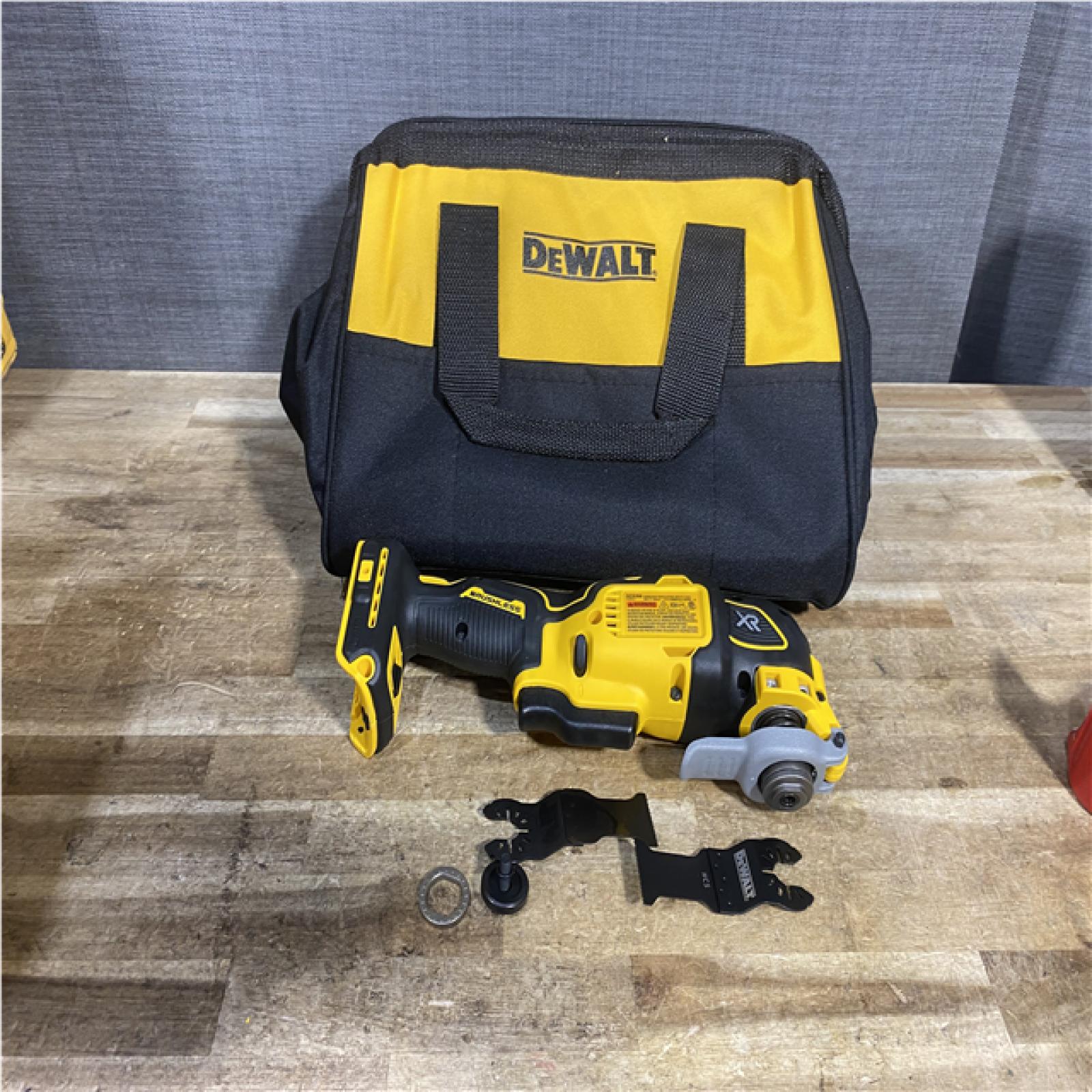 Houston Location AS-IS DEWALT 20V MAX XR Cordless Brushless 3-Speed Oscillating Multi Tool Kit