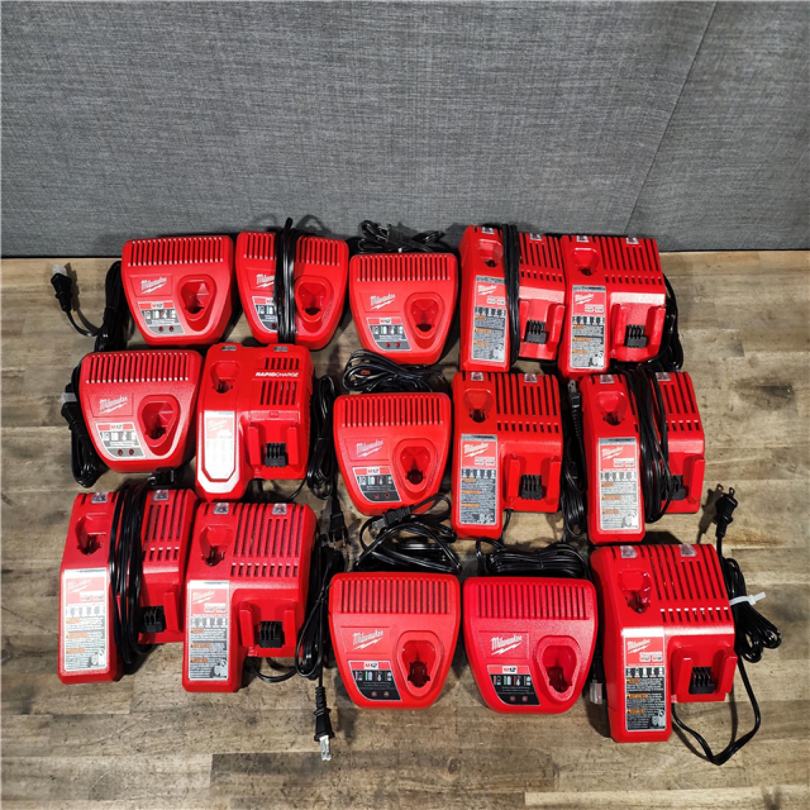 HOUSTON LOCATION - AS-IS MILWAUKEE BATTERY CHARGER PACK QTY - 15