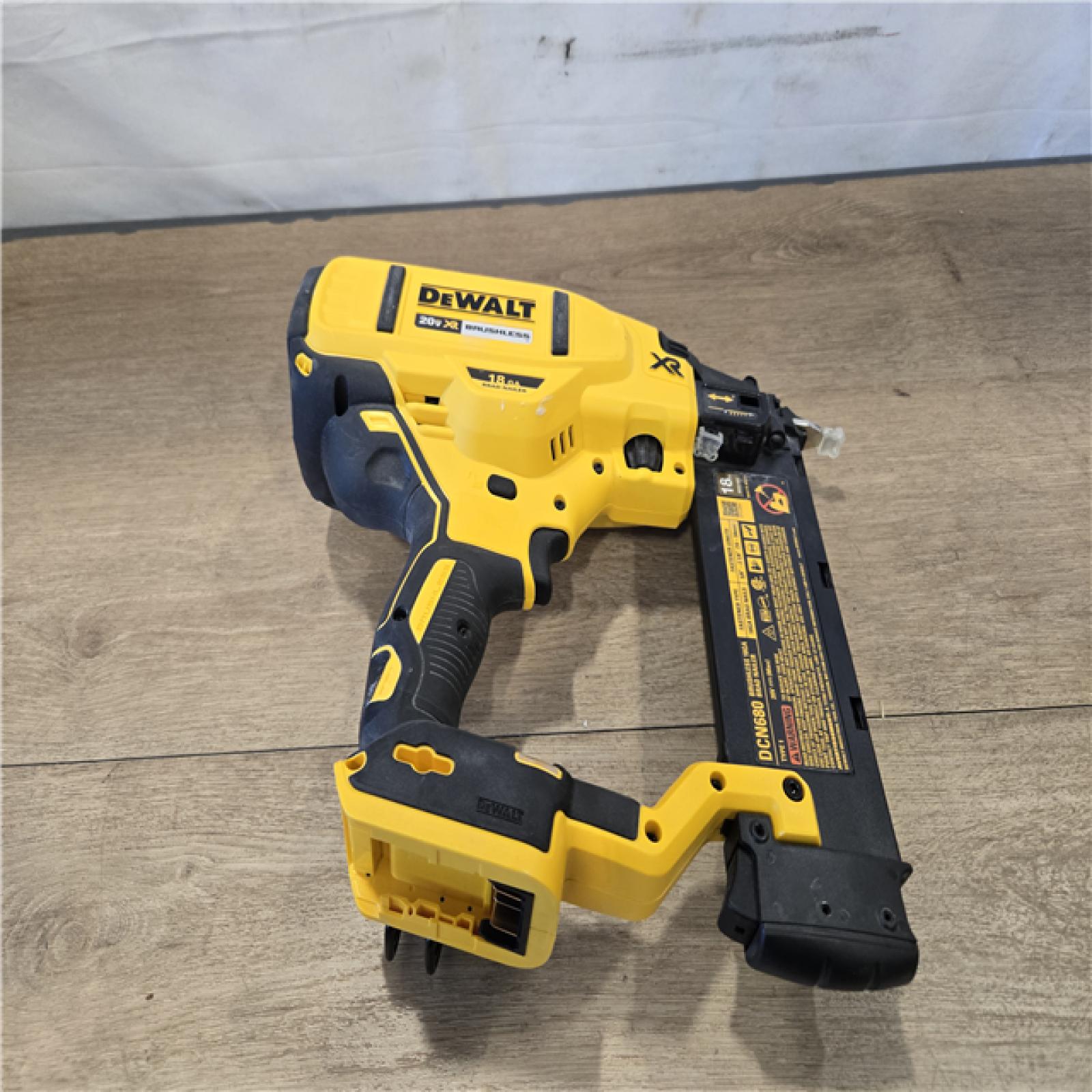 AS-IS DEWALT 20V MAX XR Electric Cordless 18-Gauge Brad Nailer (Tool Only)