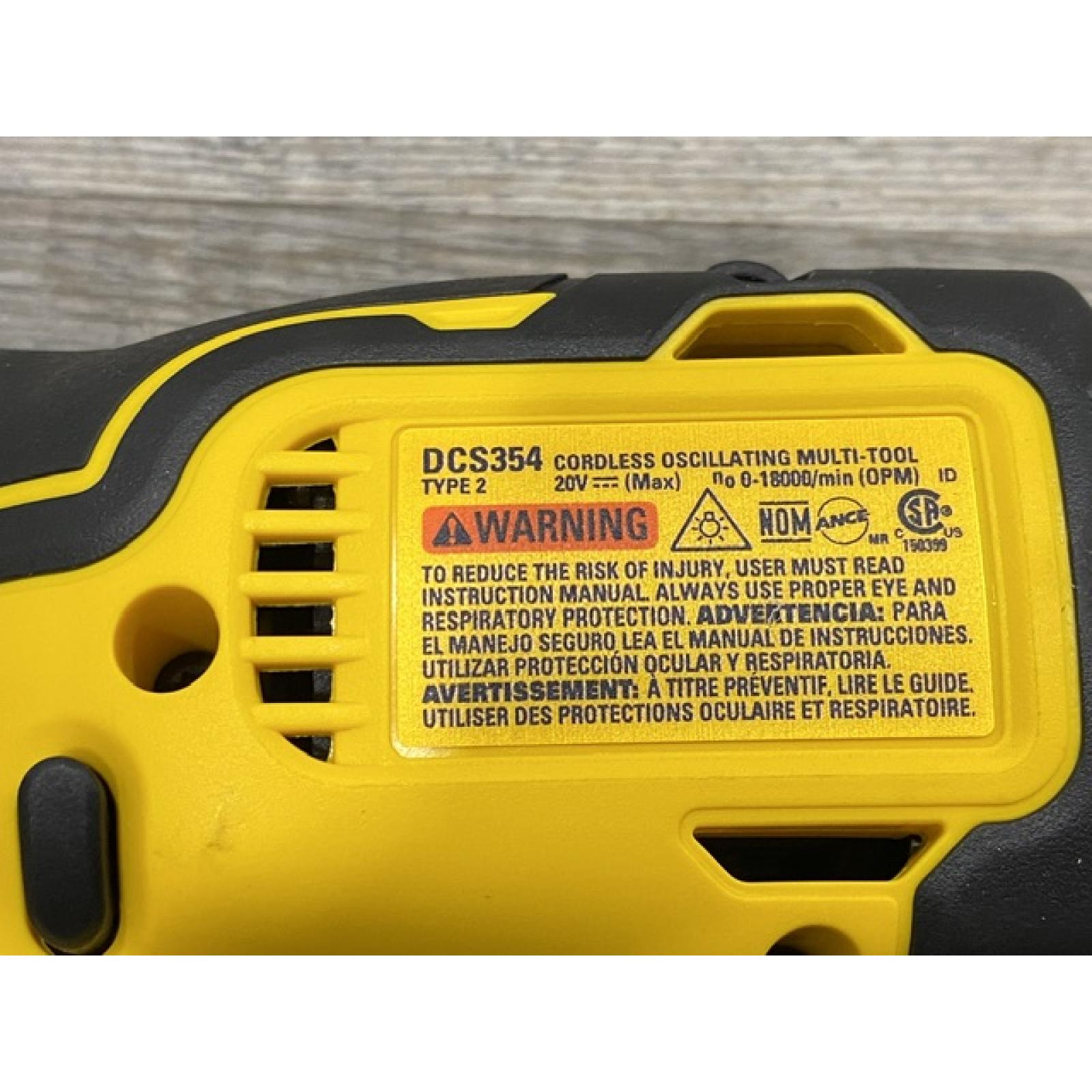 AS-IS DEWALT ATOMIC 20V MAX Cordless Brushless Oscillating Multi Tool Kit