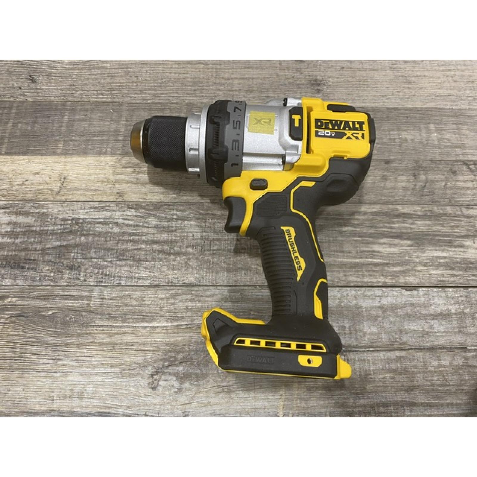 AS-IS DEWALT Atomic 20V Max Lithium-Ion Brushless Cordless Compact 1/4 in. Impact Driver Kit