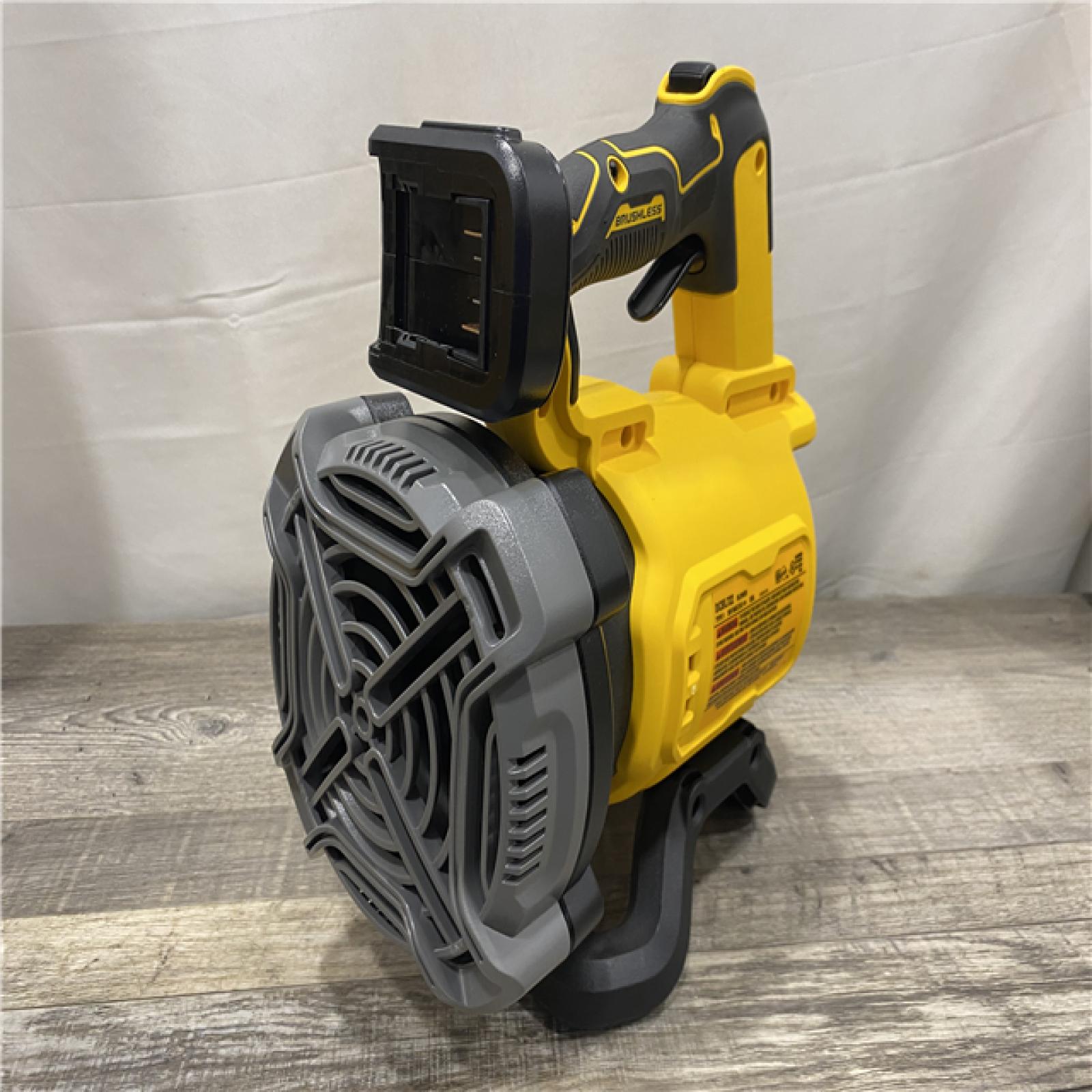 AS-IS DEWALT 20V MAX* XR Brushless Cordless Handheld Blower Kit