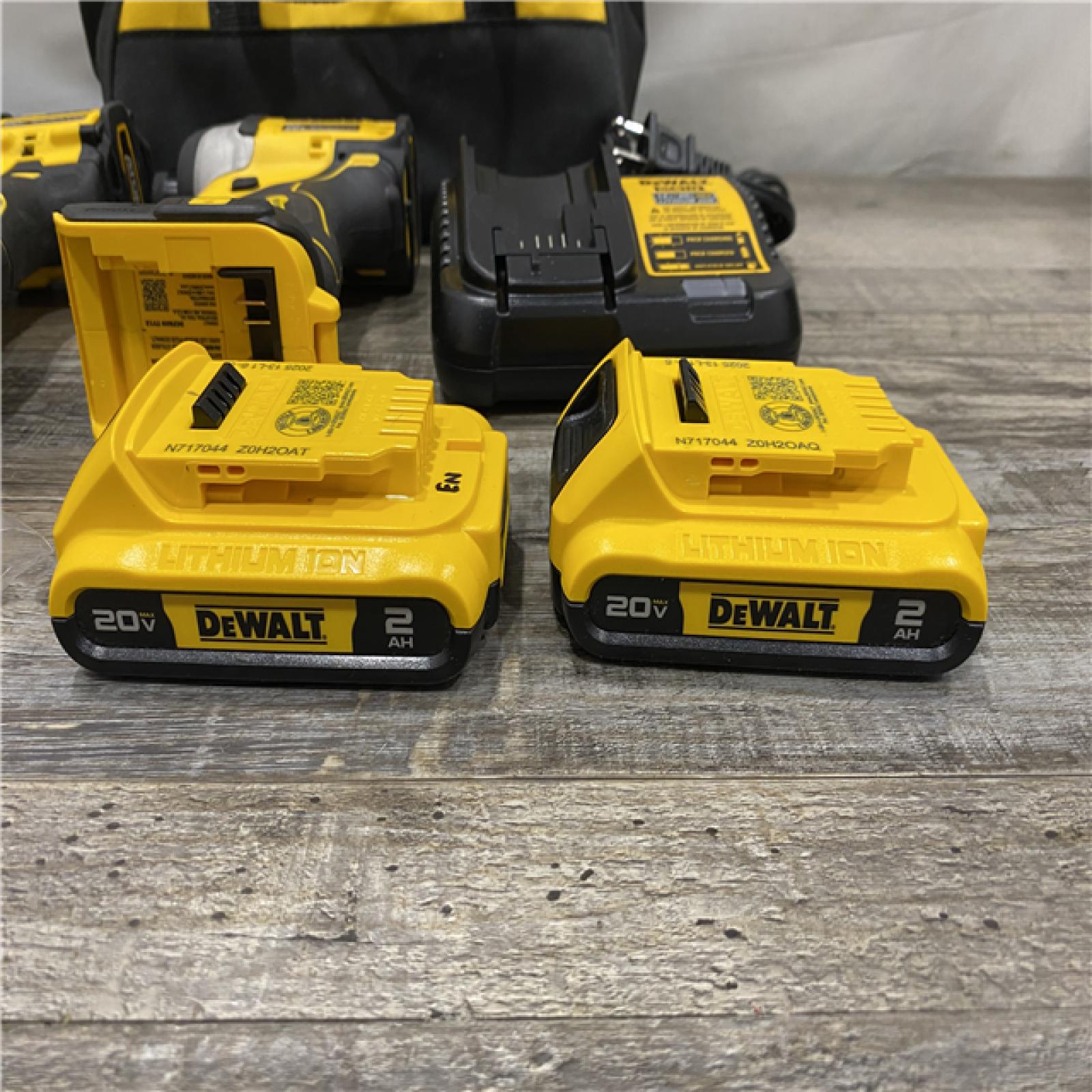 AS-IS DEWALT ATOMIC 20-Volt MAX Lithium-Ion Cordless Combo Kit