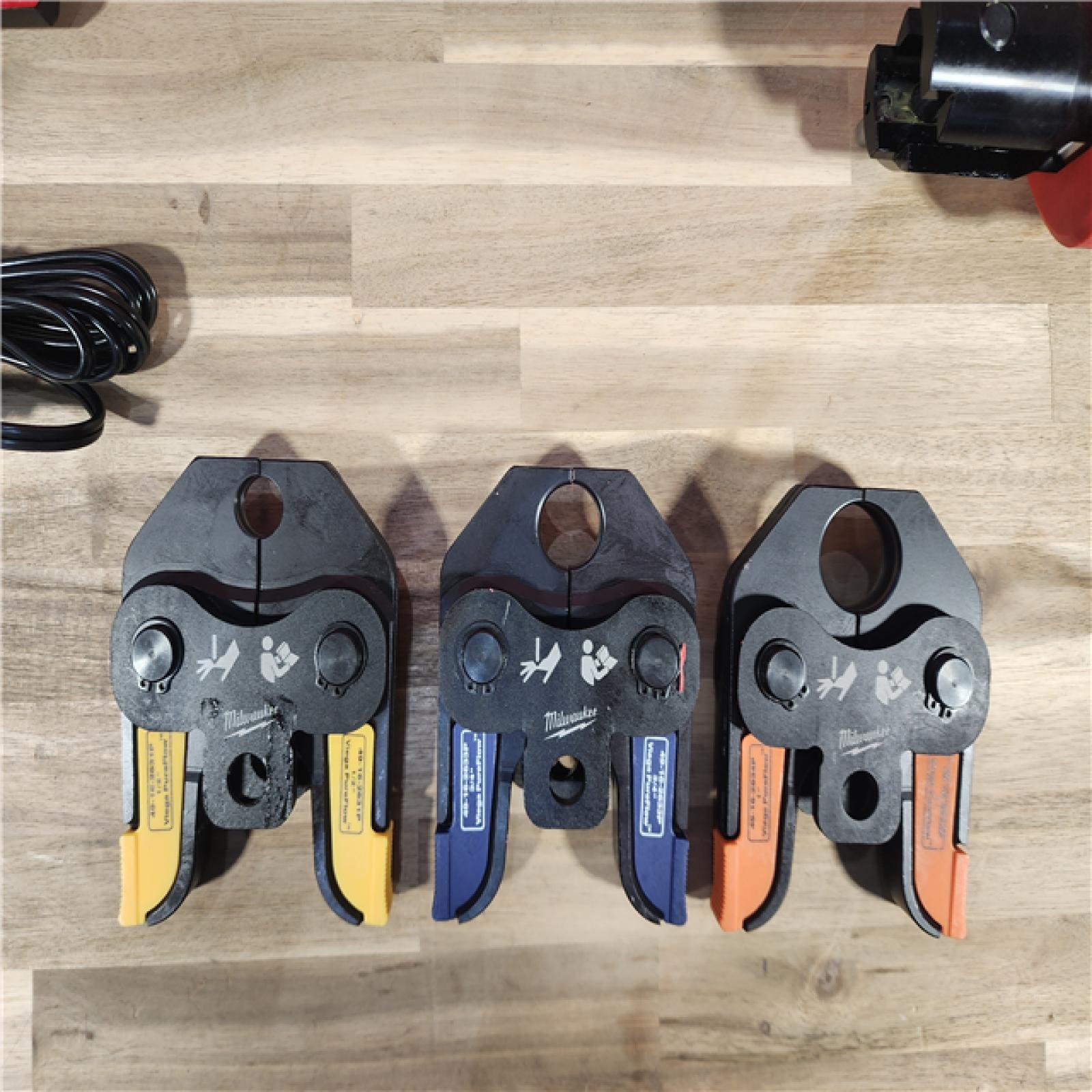 HOUSTON LOCATION - AS-IS Milwaukee 2674-22P - M18 Short Throw Press Tool Kit