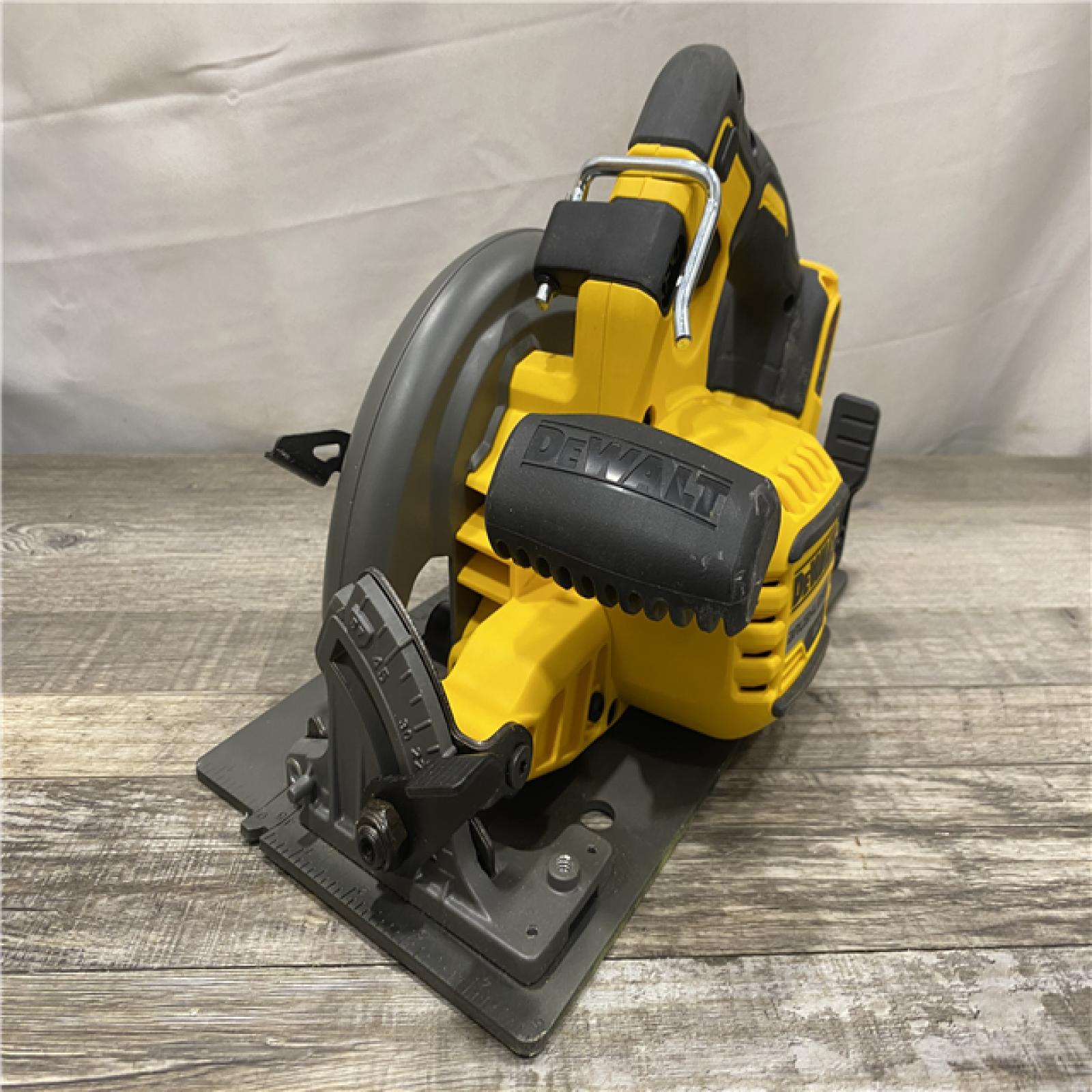 AS-IS DEWALT FLEXVOLT 60V MAX Cordless Brushless 7-1/4 in. Circular Saw with Brake (Tool Only)